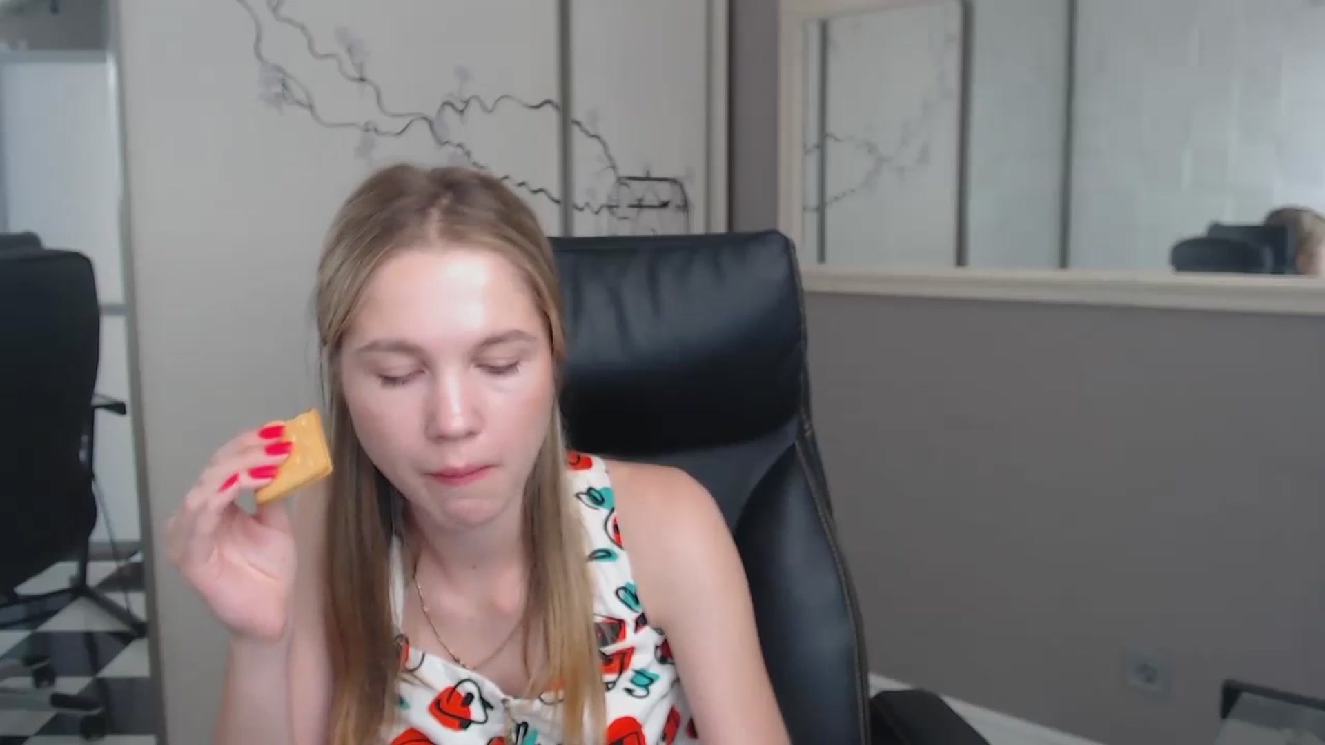 Gallery image thumbnail from Kate_Lewiss's myfreecams stream on, 06/24/2024, 09:55 image 12 of 20