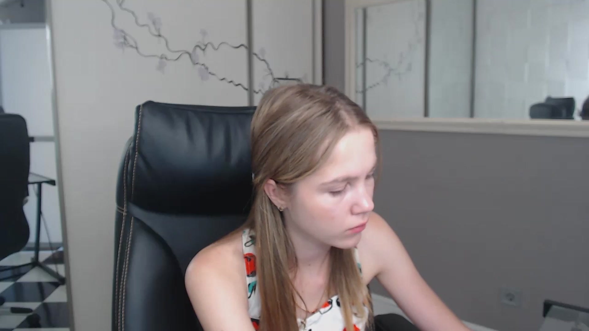 Gallery image thumbnail from Kate_Lewiss's myfreecams stream on, 06/24/2024, 10:26 image 8 of 20