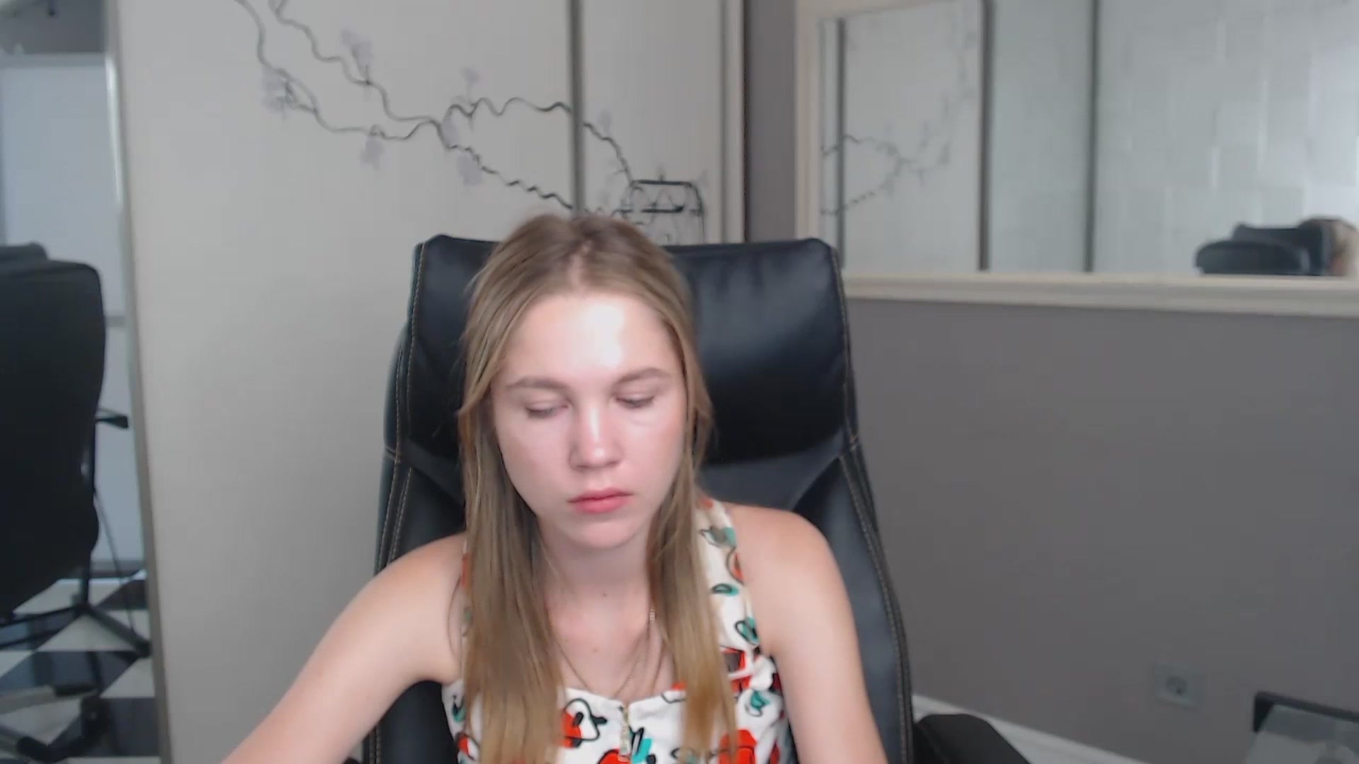 Gallery image thumbnail from Kate_Lewiss's myfreecams stream on, 06/24/2024, 10:45 image 19 of 20