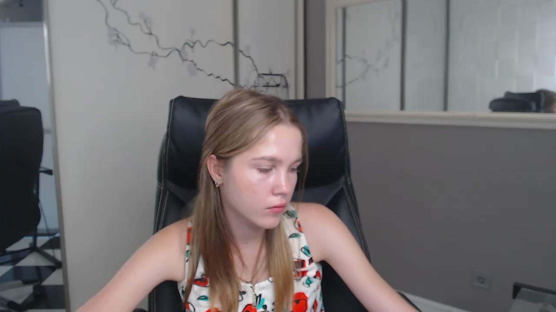 Gallery image thumbnail from Kate_Lewiss's myfreecams stream on, 06/24/2024, 10:45 image 4 of 20