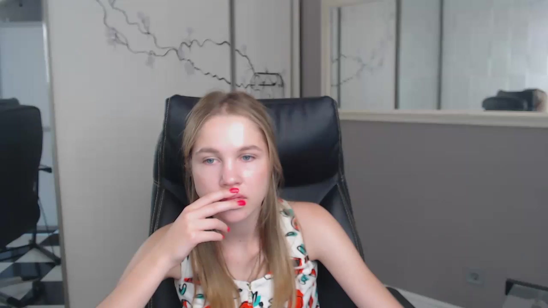 Gallery image thumbnail from Kate_Lewiss's myfreecams stream on, 06/24/2024, 10:45 image 15 of 20