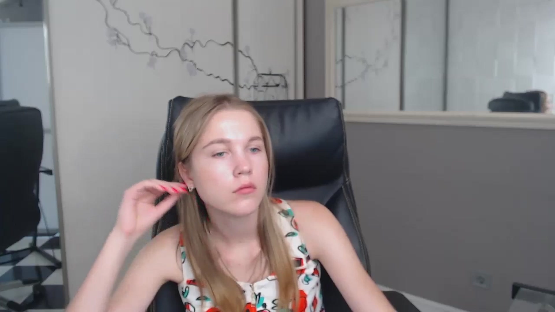 Gallery image thumbnail from Kate_Lewiss's myfreecams stream on, 06/24/2024, 10:45 image 16 of 20