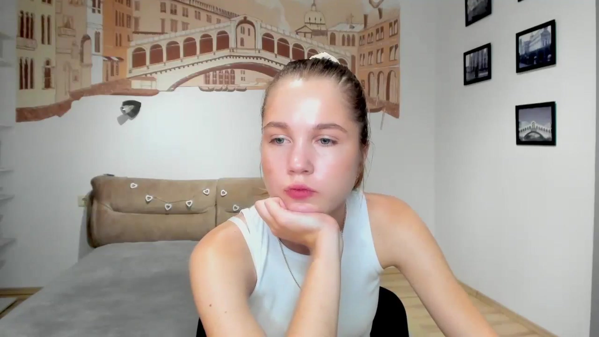 Gallery image thumbnail from Kate_Lewiss's myfreecams stream on, 06/26/2024, 07:54 image 9 of 20
