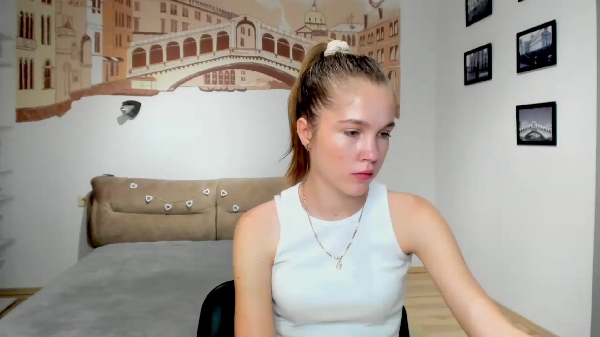Gallery image thumbnail from Kate_Lewiss's myfreecams stream on, 06/26/2024, 07:54 image 3 of 20