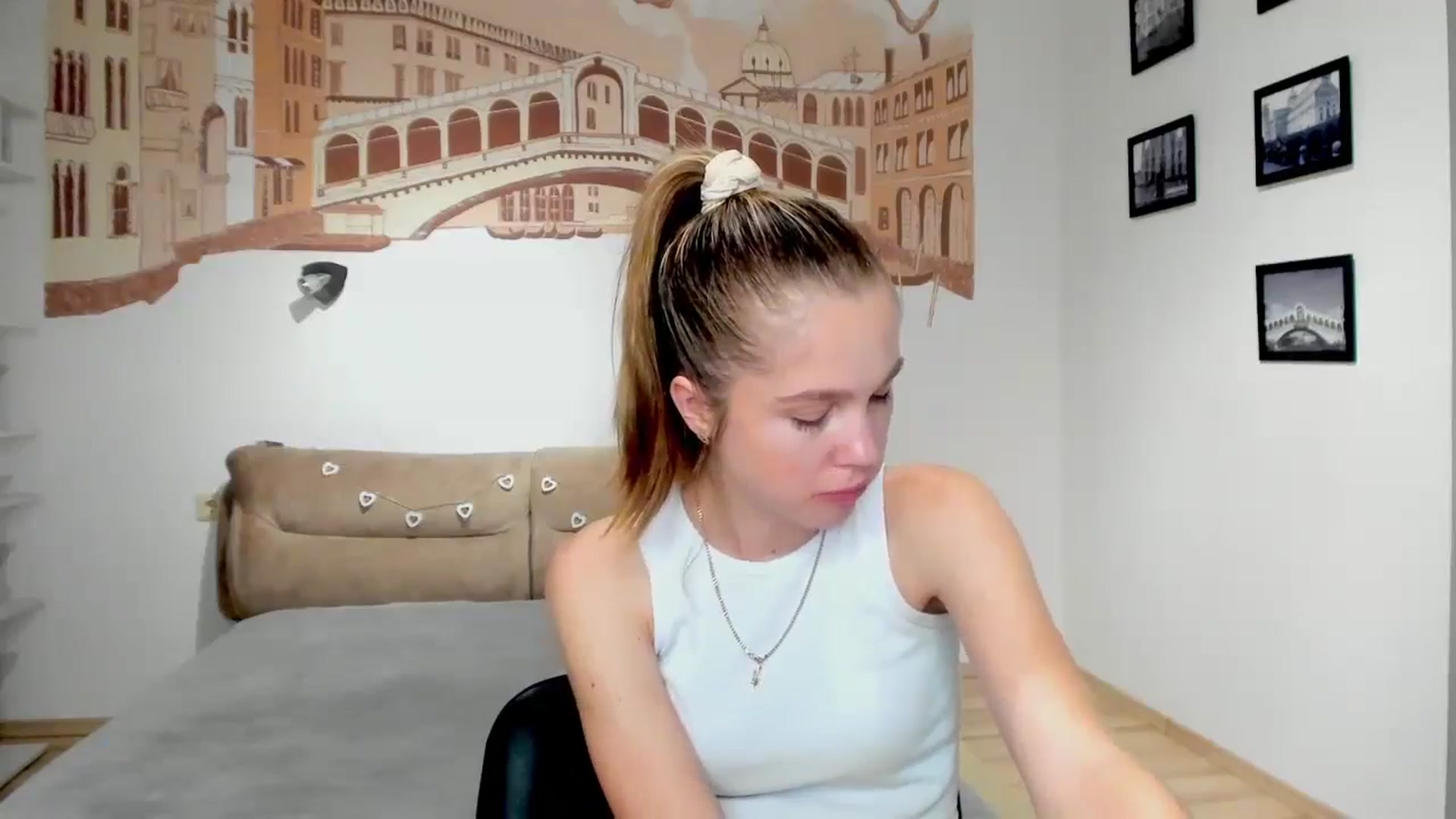 Gallery image thumbnail from Kate_Lewiss's myfreecams stream on, 06/26/2024, 08:37 image 20 of 20