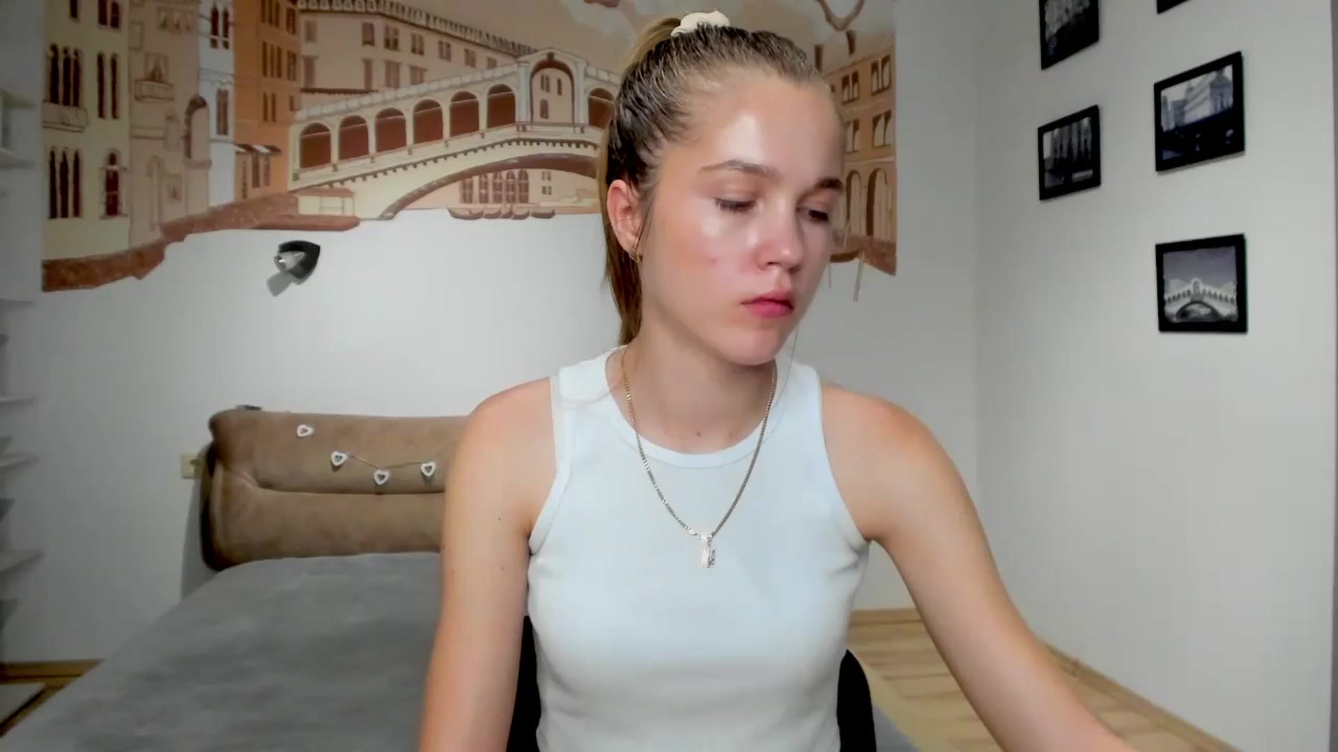 Gallery image thumbnail from Kate_Lewiss's myfreecams stream on, 06/26/2024, 08:37 image 15 of 20
