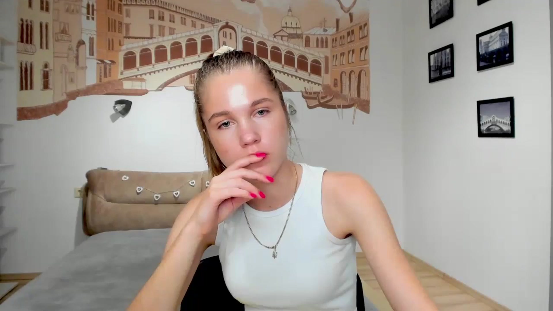 Gallery image thumbnail from Kate_Lewiss's myfreecams stream on, 06/26/2024, 08:37 image 16 of 20