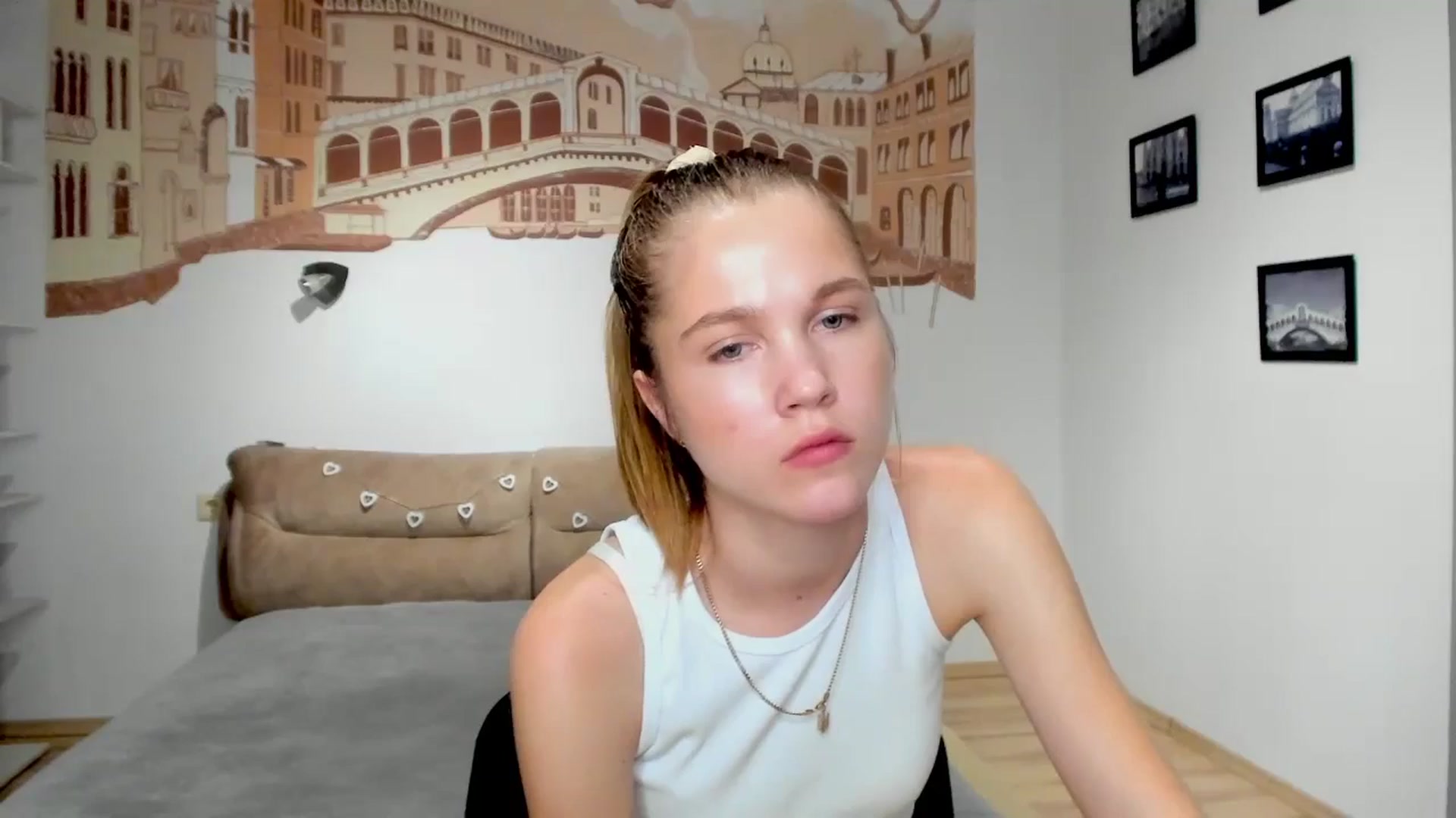 Gallery image thumbnail from Kate_Lewiss's myfreecams stream on, 06/26/2024, 08:37 image 14 of 20