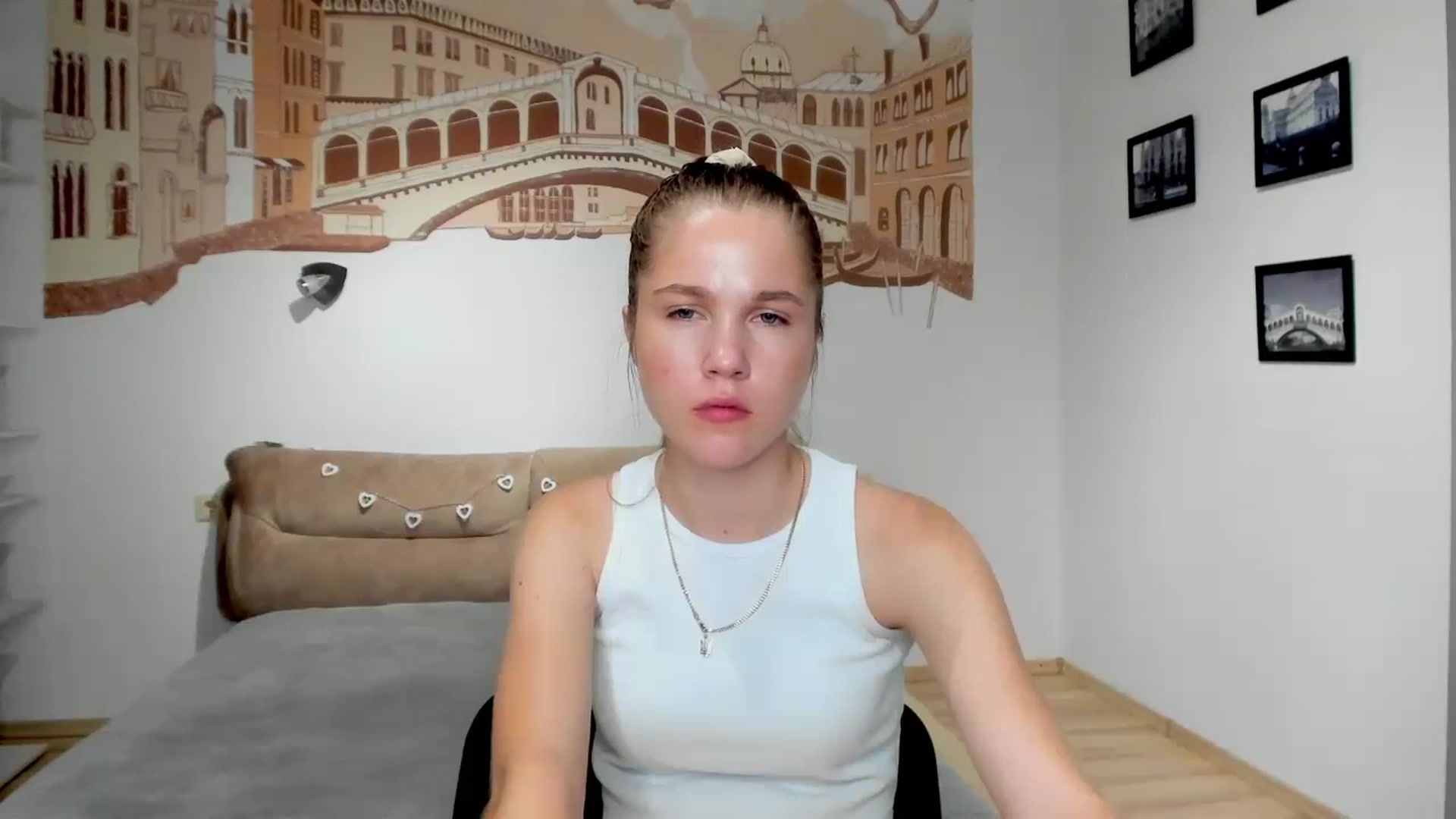 Gallery image thumbnail from Kate_Lewiss's myfreecams stream on, 06/26/2024, 09:53 image 3 of 20