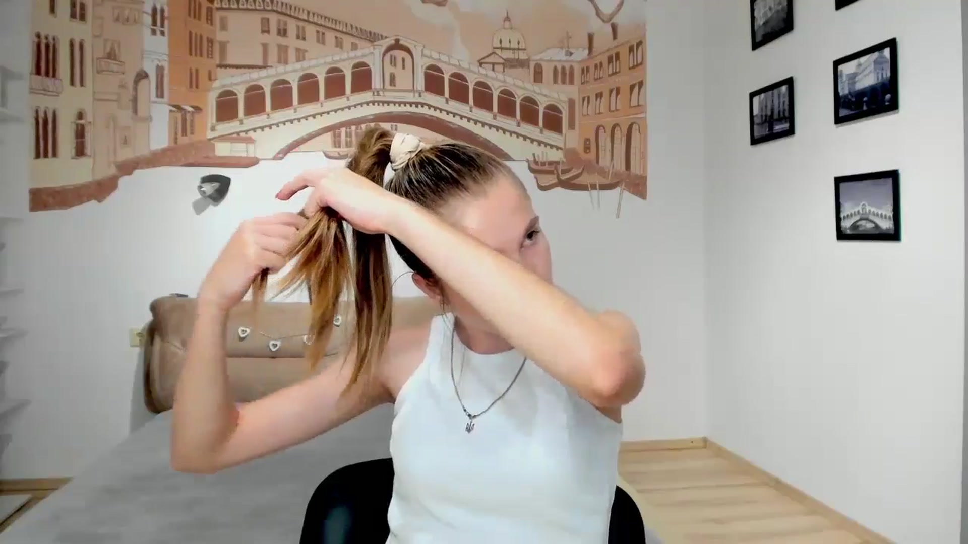 Gallery image thumbnail from Kate_Lewiss's myfreecams stream on, 06/26/2024, 09:53 image 15 of 20