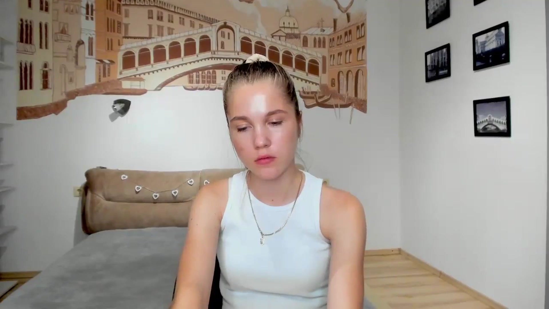 Gallery image thumbnail from Kate_Lewiss's myfreecams stream on, 06/26/2024, 09:53 image 9 of 20