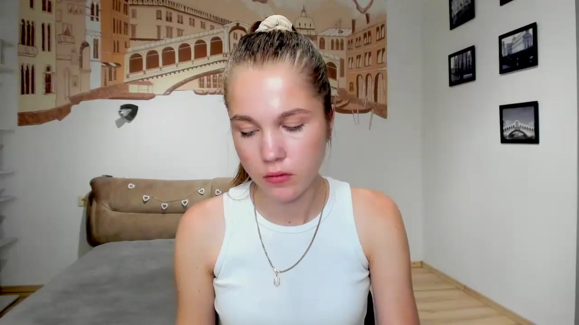 Gallery image thumbnail from Kate_Lewiss's myfreecams stream on, 06/26/2024, 09:53 image 1 of 20