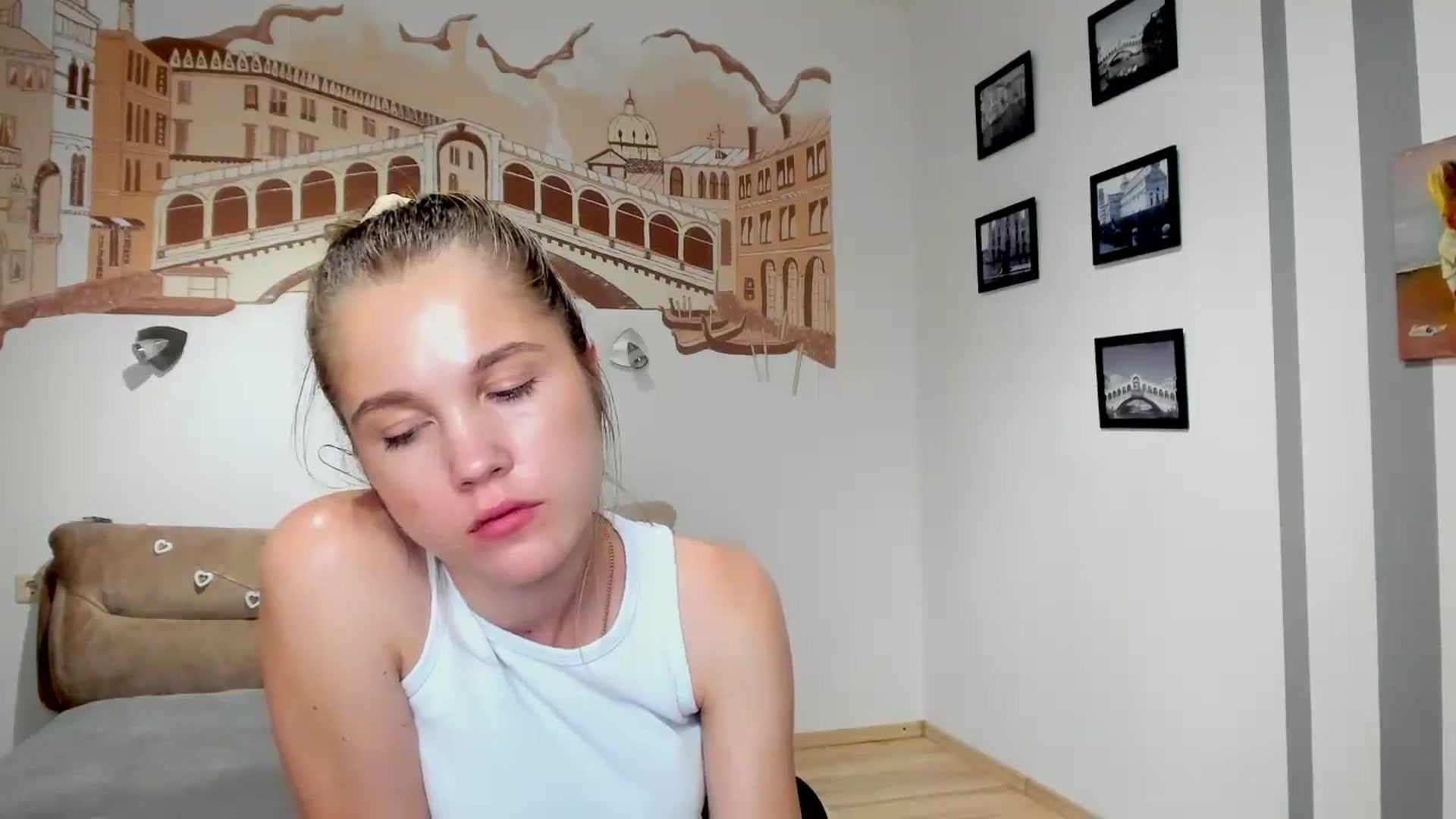 Gallery image thumbnail from Kate_Lewiss's myfreecams stream on, 06/26/2024, 10:31 image 7 of 20