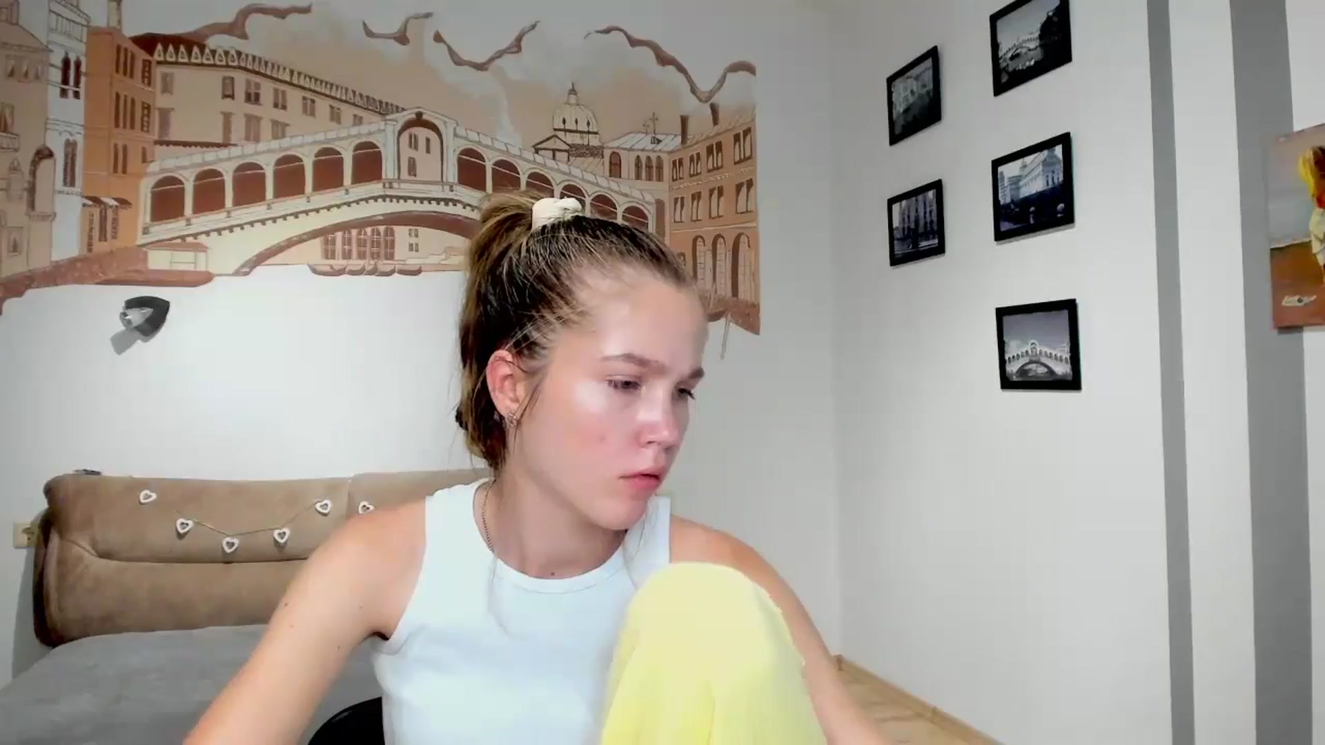 Gallery image thumbnail from Kate_Lewiss's myfreecams stream on, 06/26/2024, 10:31 image 13 of 20