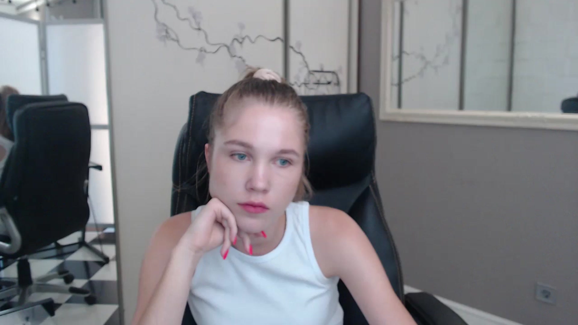 Gallery image thumbnail from Kate_Lewiss's myfreecams stream on, 07/01/2024, 07:14 image 1 of 20
