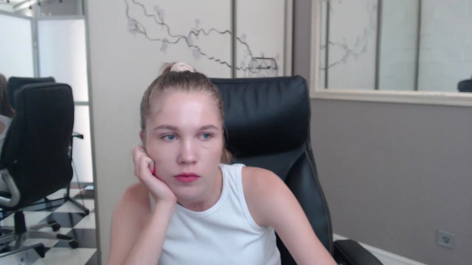 Gallery image thumbnail from Kate_Lewiss's myfreecams stream on, 07/01/2024, 07:14 image 2 of 20