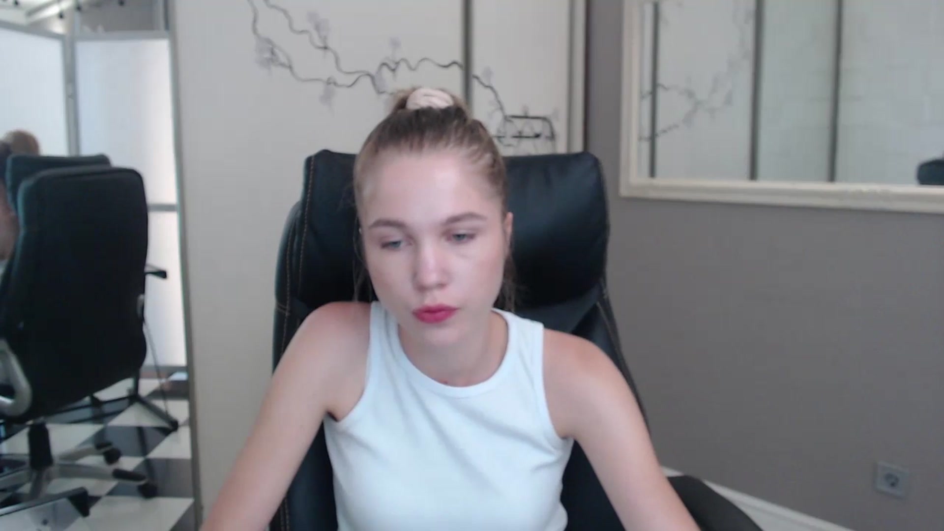 Gallery image thumbnail from Kate_Lewiss's myfreecams stream on, 07/01/2024, 07:14 image 4 of 20
