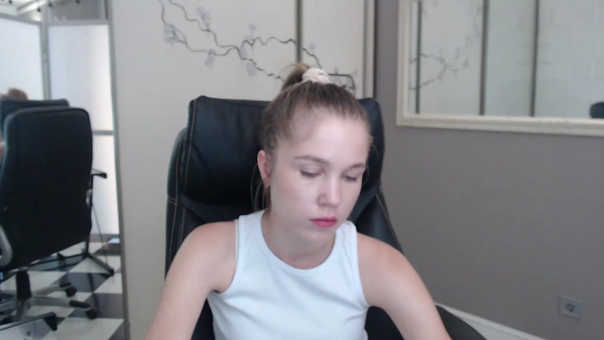 Gallery image thumbnail from Kate_Lewiss's myfreecams stream on, 07/01/2024, 07:14 image 15 of 20