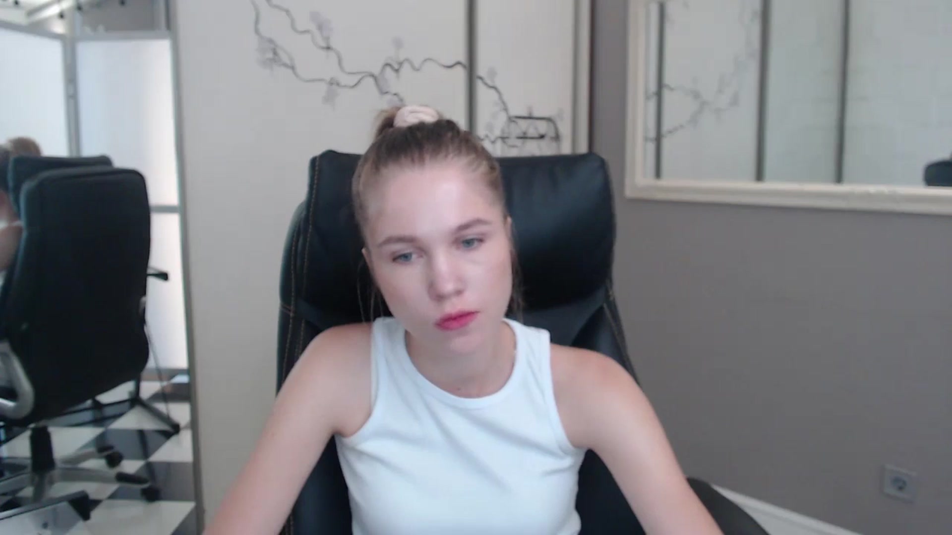 Gallery image thumbnail from Kate_Lewiss's myfreecams stream on, 07/01/2024, 07:14 image 10 of 20