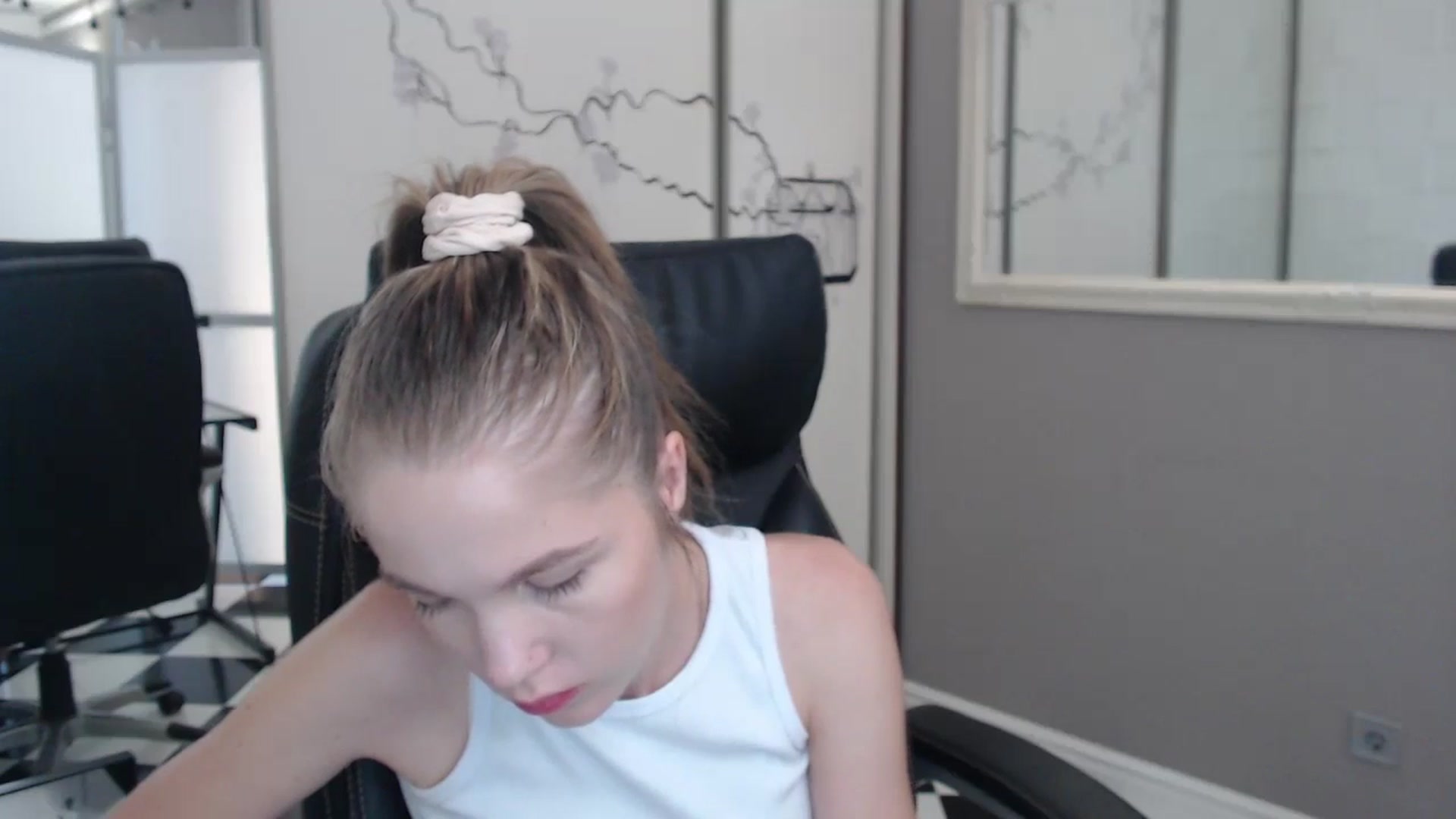 Gallery image thumbnail from Kate_Lewiss's myfreecams stream on, 07/01/2024, 07:14 image 17 of 20