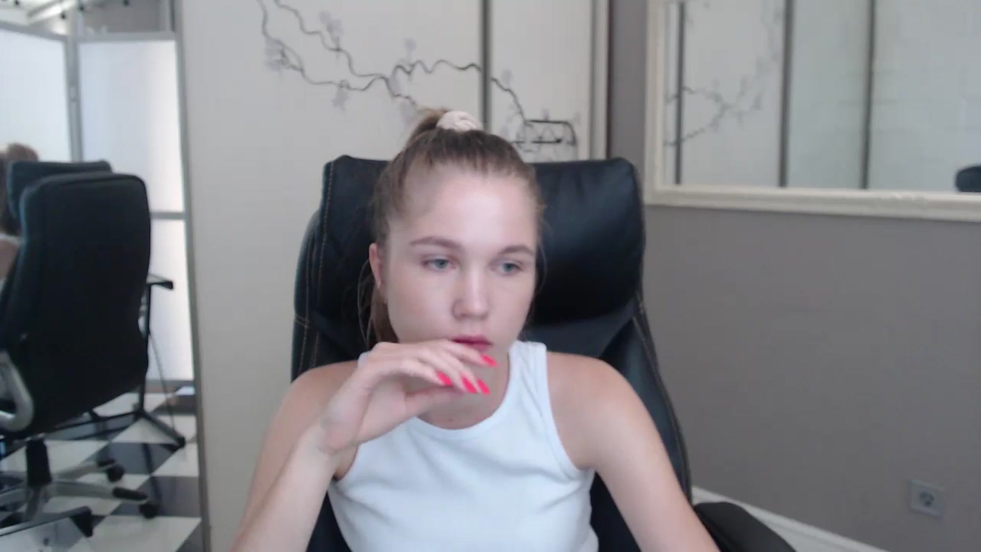 Gallery image thumbnail from Kate_Lewiss's myfreecams stream on, 07/01/2024, 07:14 image 18 of 20