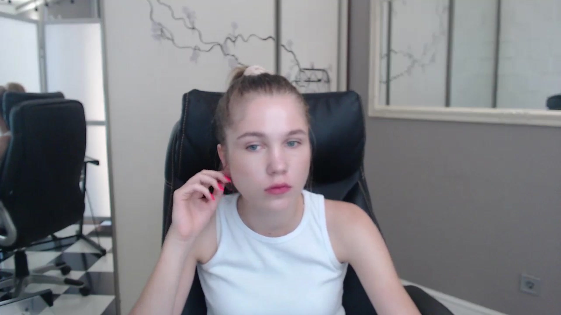 Gallery image thumbnail from Kate_Lewiss's myfreecams stream on, 07/01/2024, 07:14 image 12 of 20