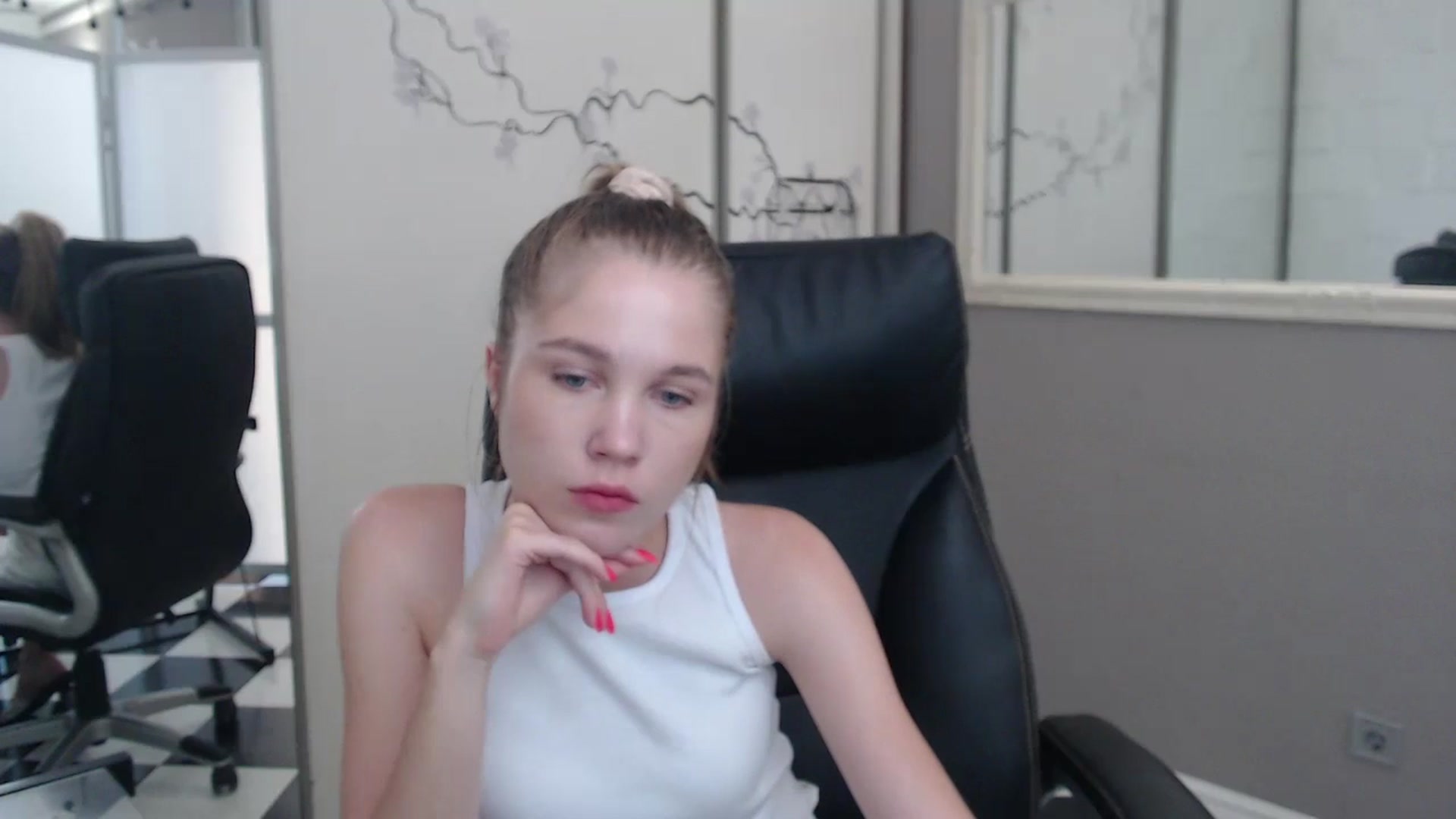 Gallery image thumbnail from Kate_Lewiss's myfreecams stream on, 07/01/2024, 07:55 image 18 of 20