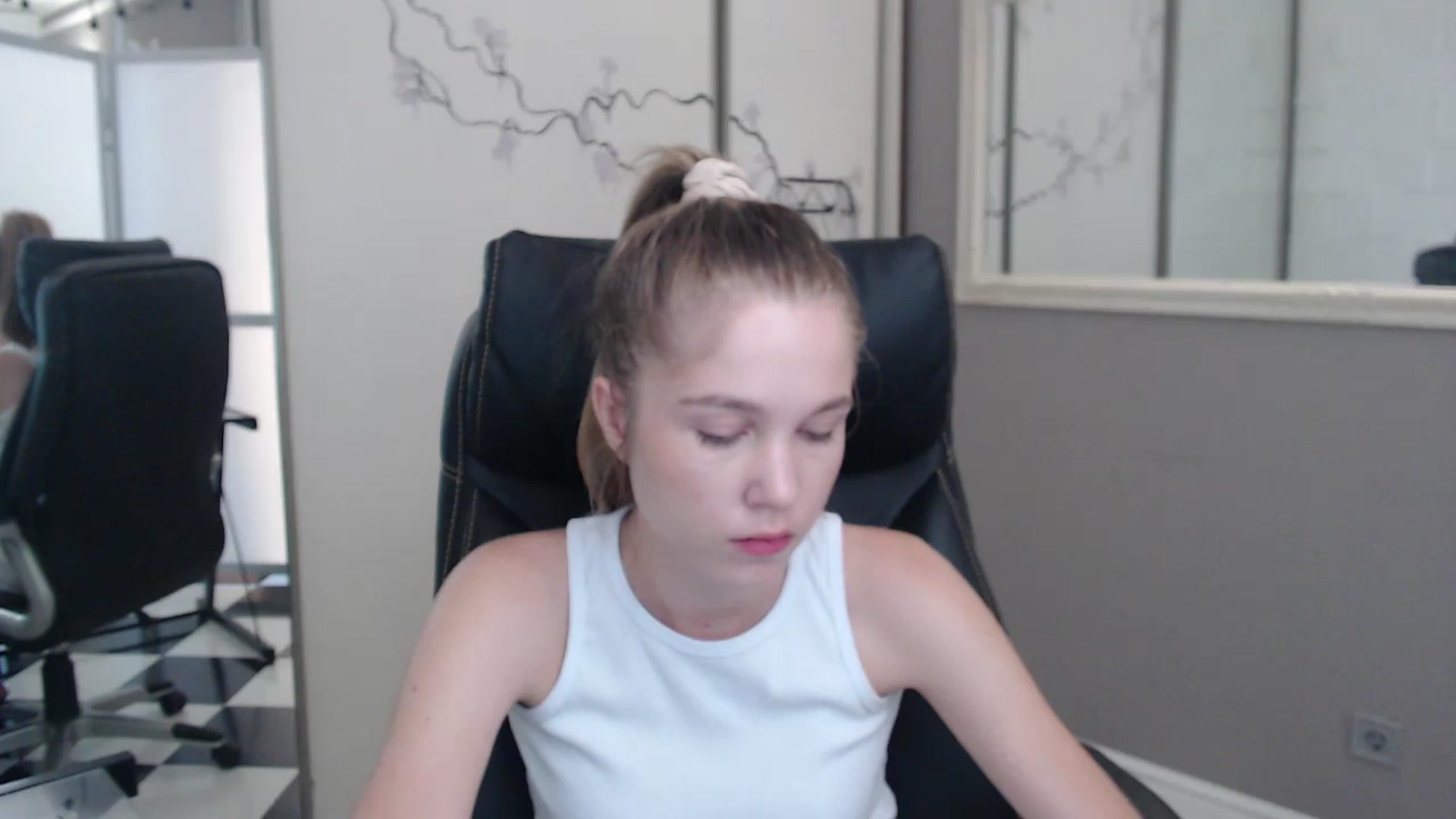 Gallery image thumbnail from Kate_Lewiss's myfreecams stream on, 07/01/2024, 07:55 image 2 of 20