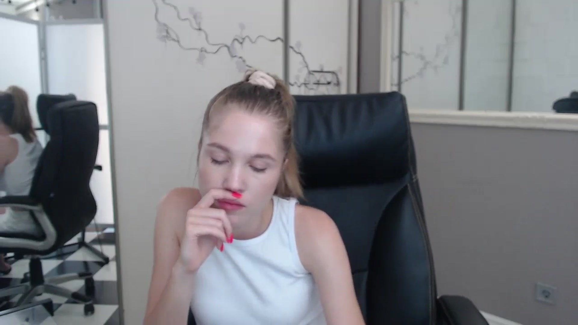 Gallery image thumbnail from Kate_Lewiss's myfreecams stream on, 07/01/2024, 07:55 image 19 of 20