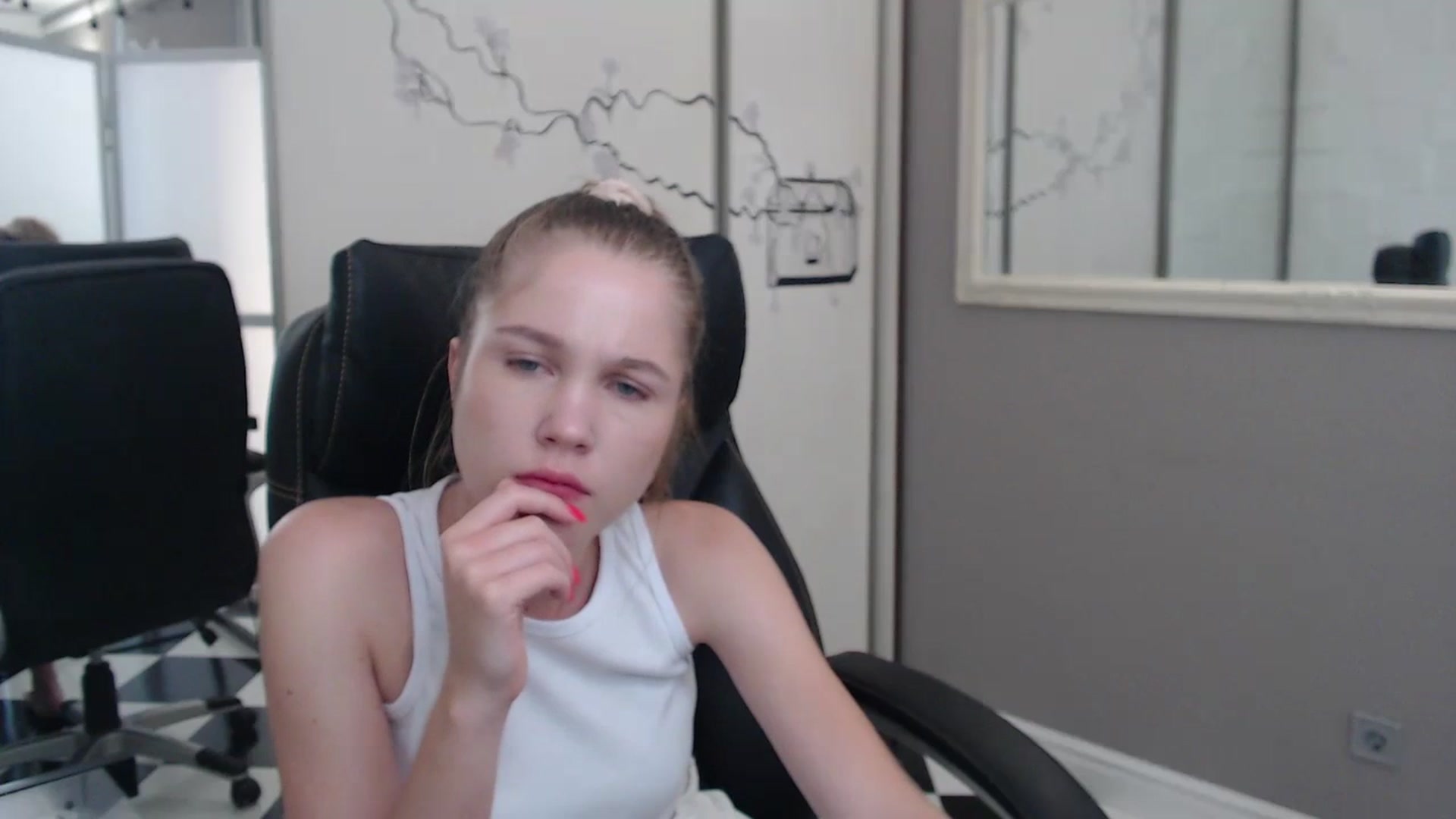 Gallery image thumbnail from Kate_Lewiss's myfreecams stream on, 07/01/2024, 07:55 image 16 of 20