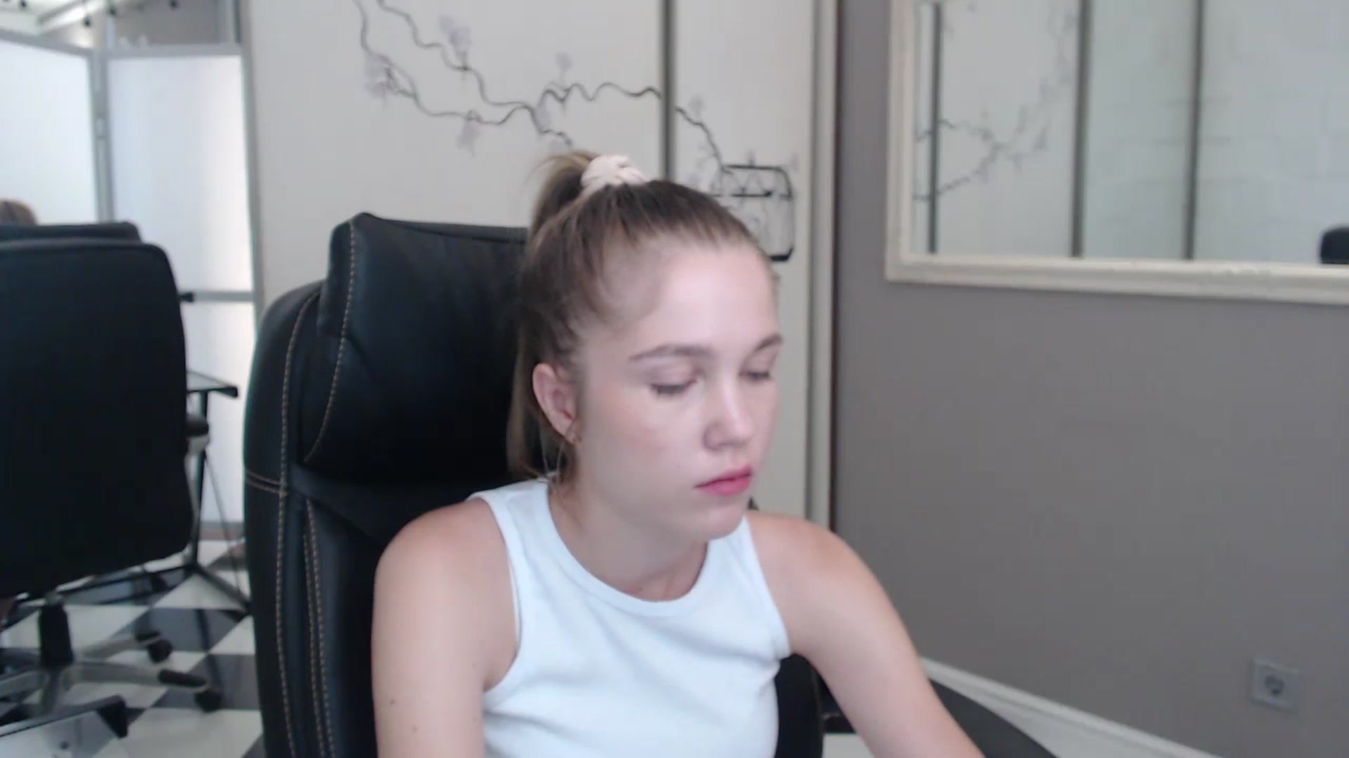 Gallery image thumbnail from Kate_Lewiss's myfreecams stream on, 07/01/2024, 07:55 image 8 of 20