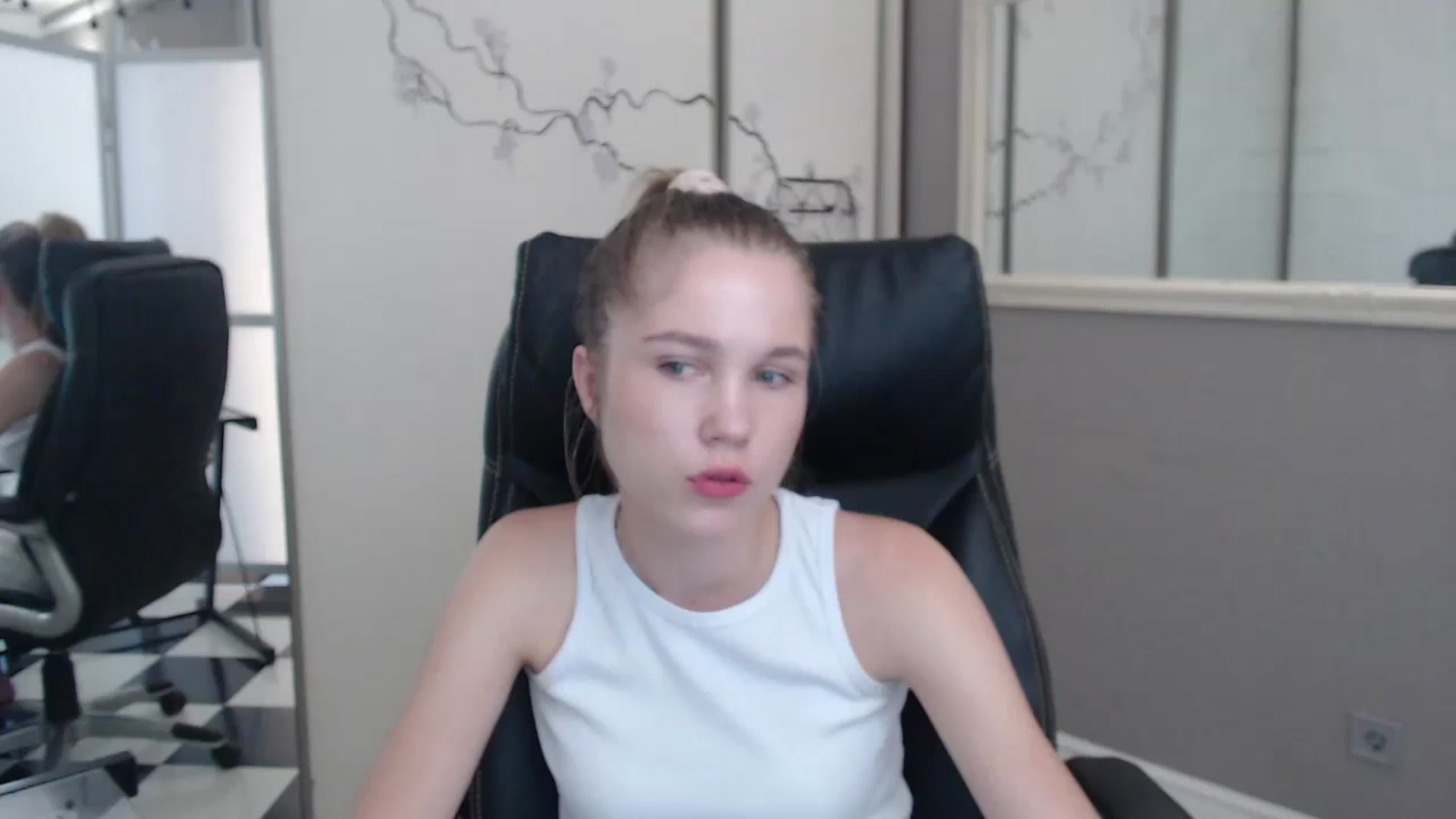 Gallery image thumbnail from Kate_Lewiss's myfreecams stream on, 07/01/2024, 07:55 image 1 of 20