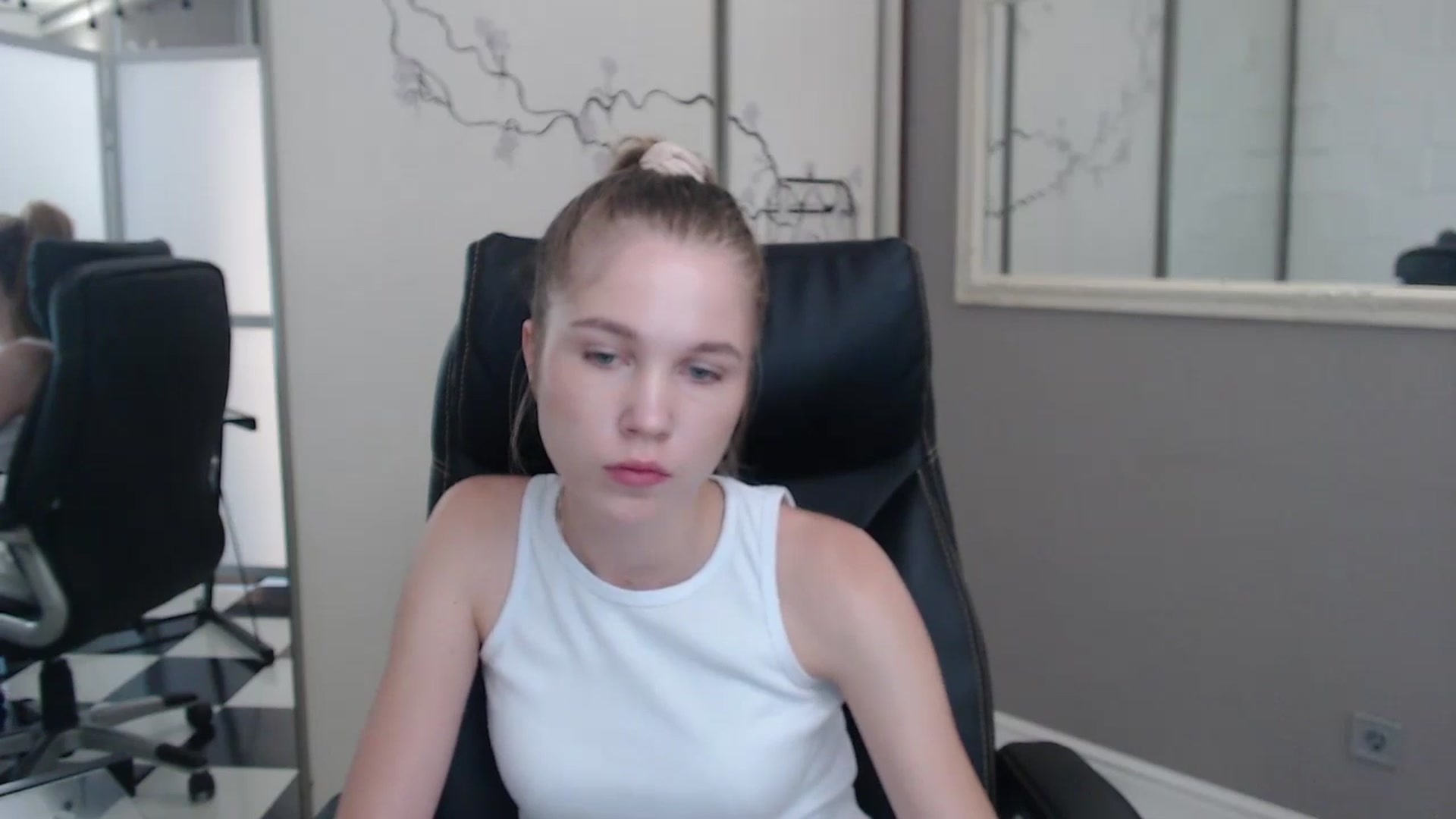 Gallery image thumbnail from Kate_Lewiss's myfreecams stream on, 07/01/2024, 08:35 image 12 of 20