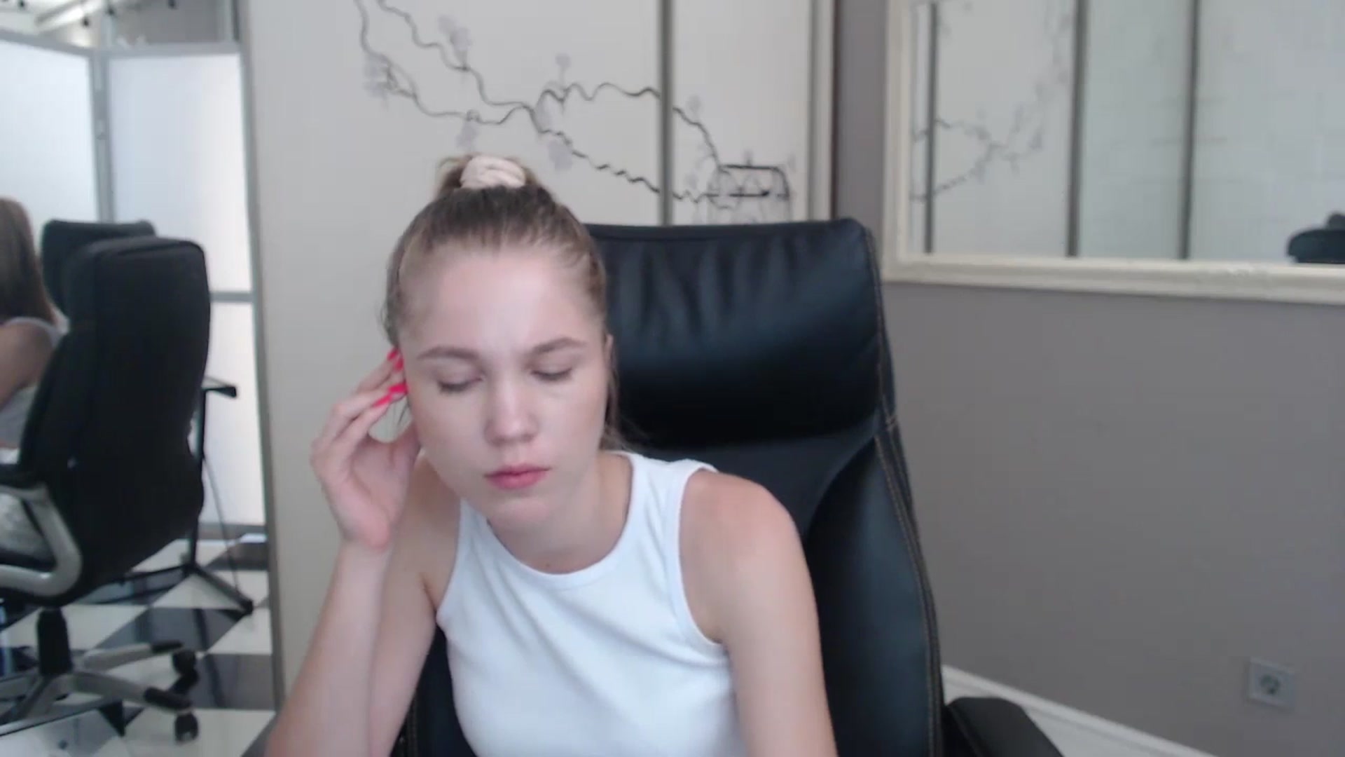 Gallery image thumbnail from Kate_Lewiss's myfreecams stream on, 07/01/2024, 08:35 image 13 of 20