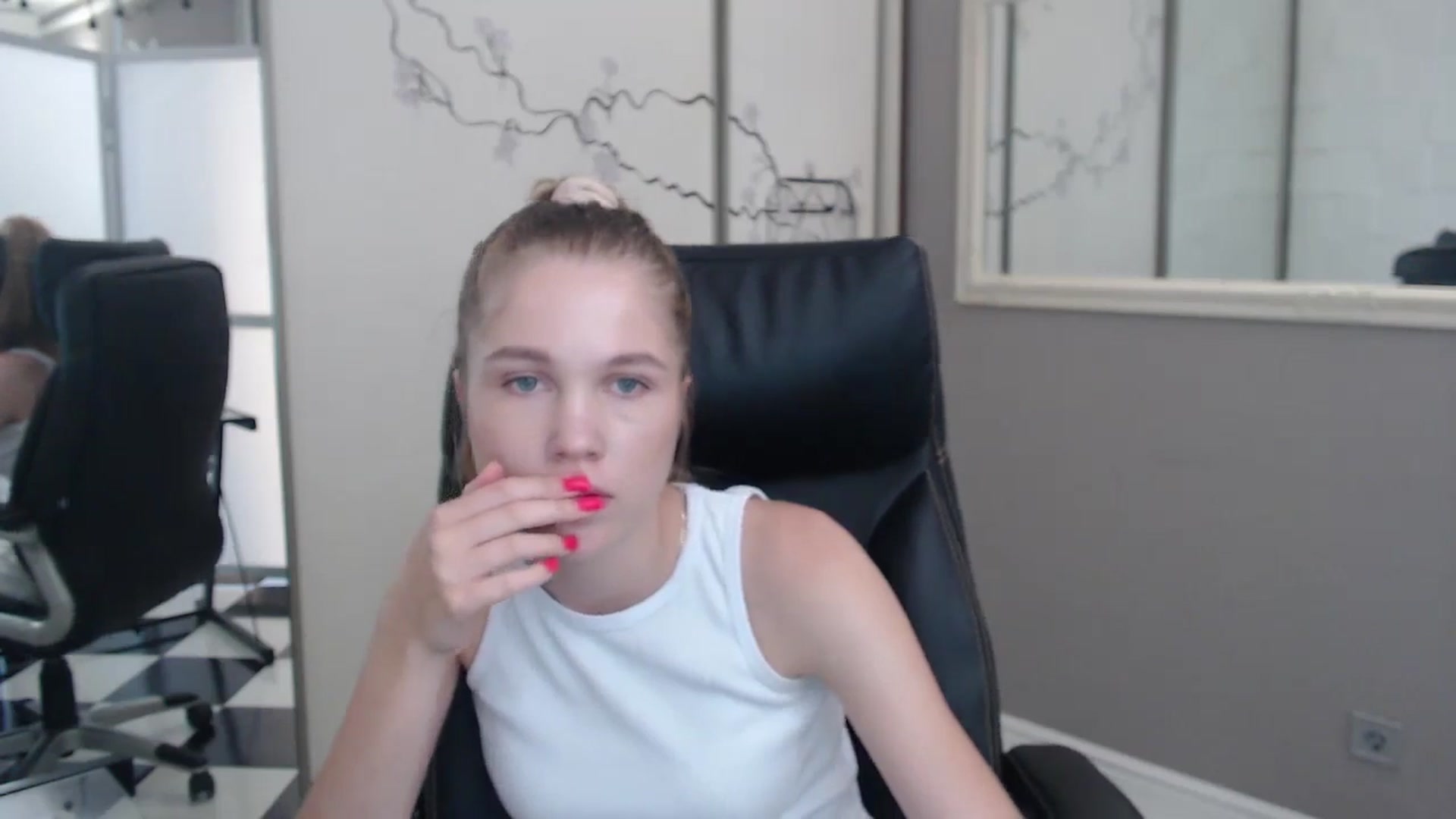 Gallery image thumbnail from Kate_Lewiss's myfreecams stream on, 07/01/2024, 08:35 image 14 of 20