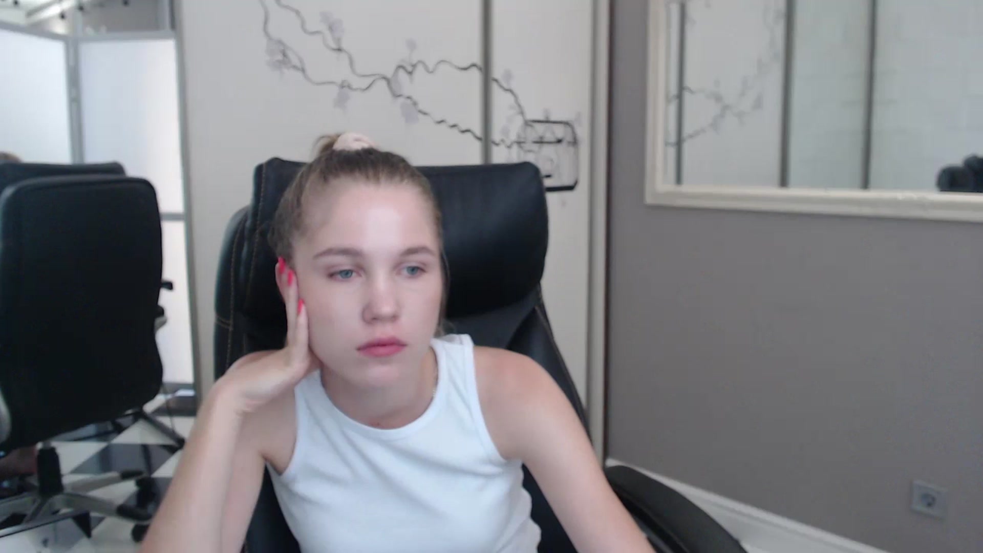Gallery image thumbnail from Kate_Lewiss's myfreecams stream on, 07/01/2024, 08:35 image 19 of 20
