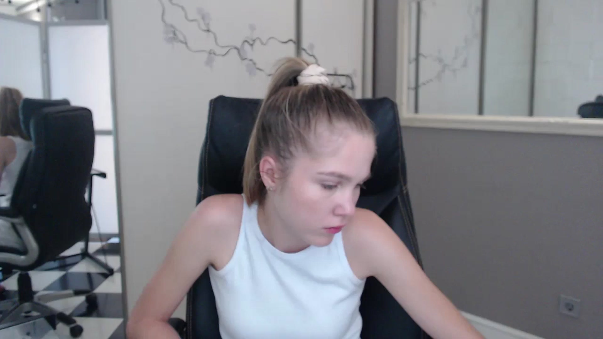 Gallery image thumbnail from Kate_Lewiss's myfreecams stream on, 07/01/2024, 10:58 image 6 of 20