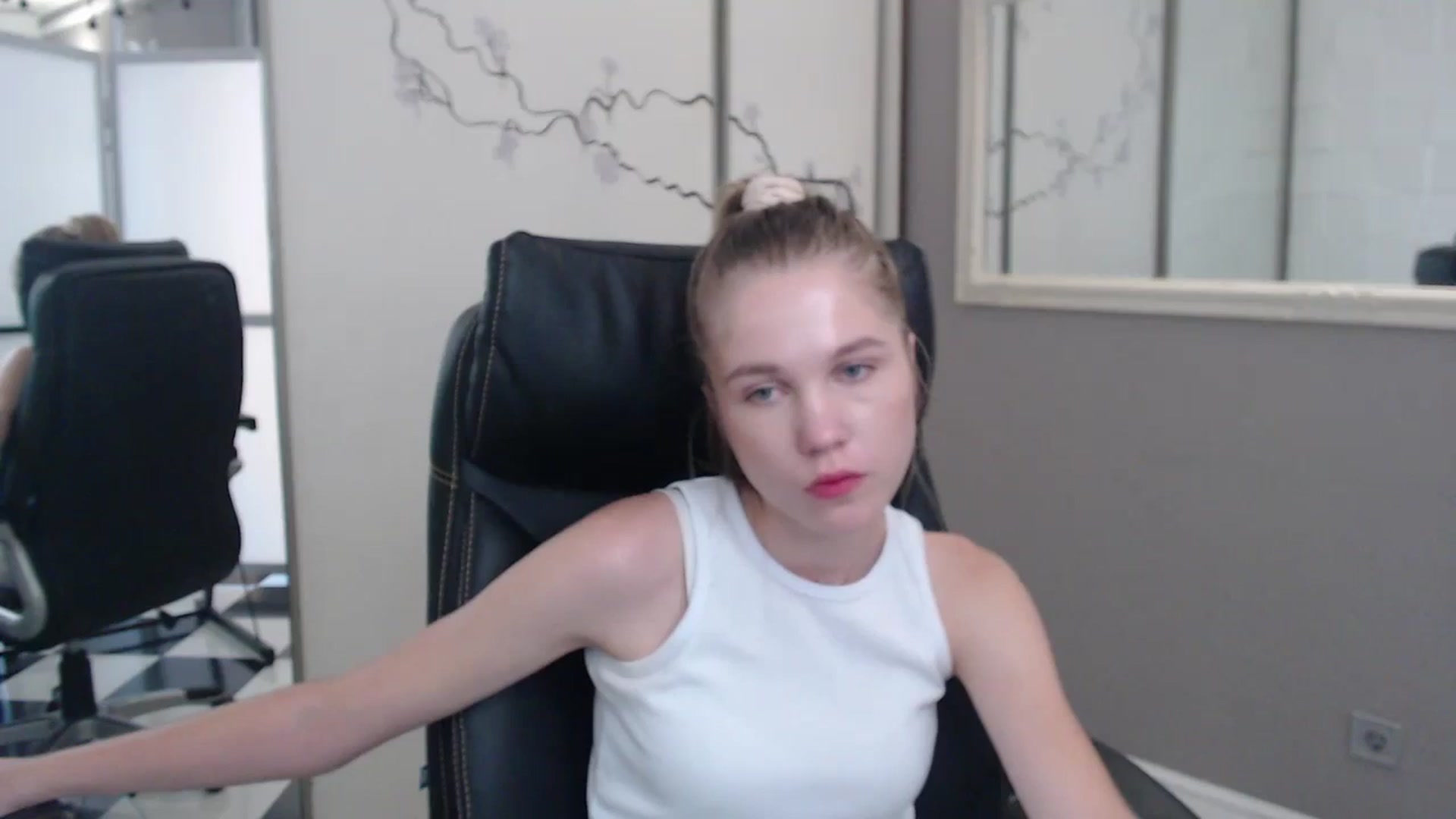 Gallery image thumbnail from Kate_Lewiss's myfreecams stream on, 07/01/2024, 10:58 image 1 of 20