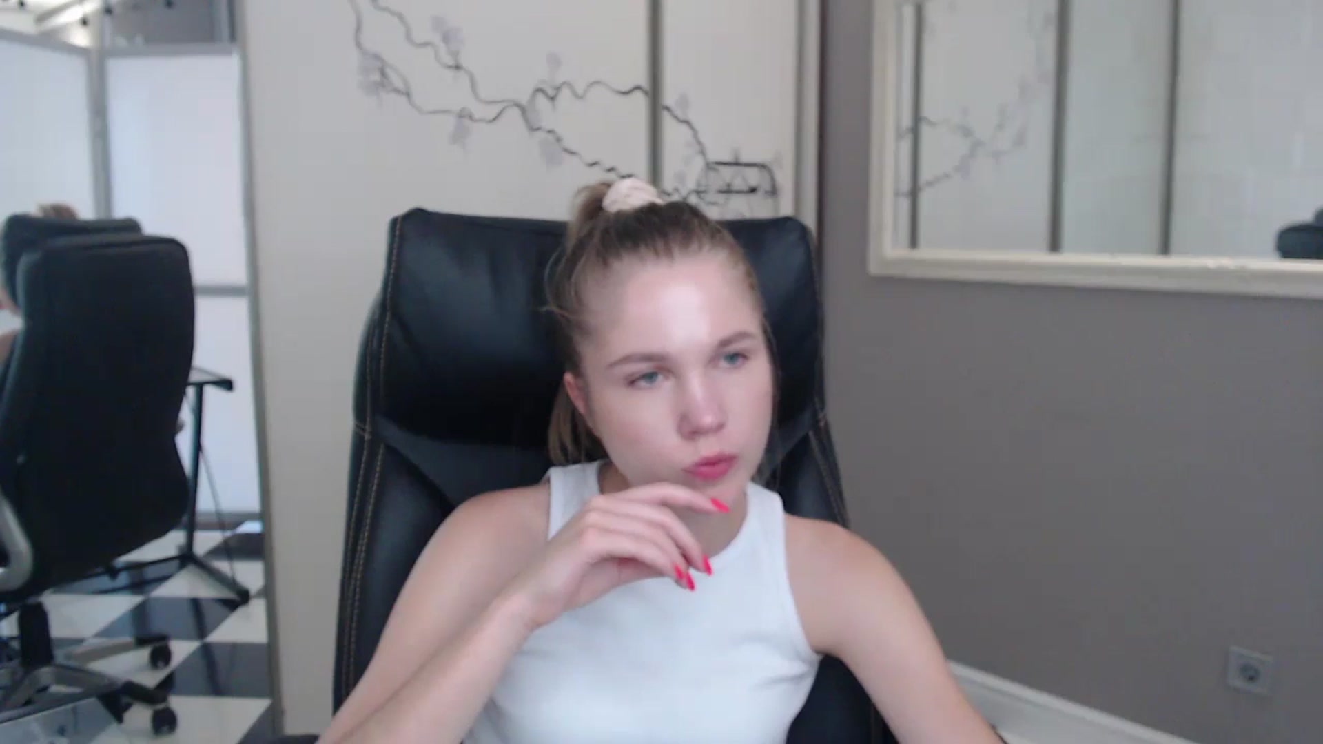 Gallery image thumbnail from Kate_Lewiss's myfreecams stream on, 07/01/2024, 10:58 image 17 of 20