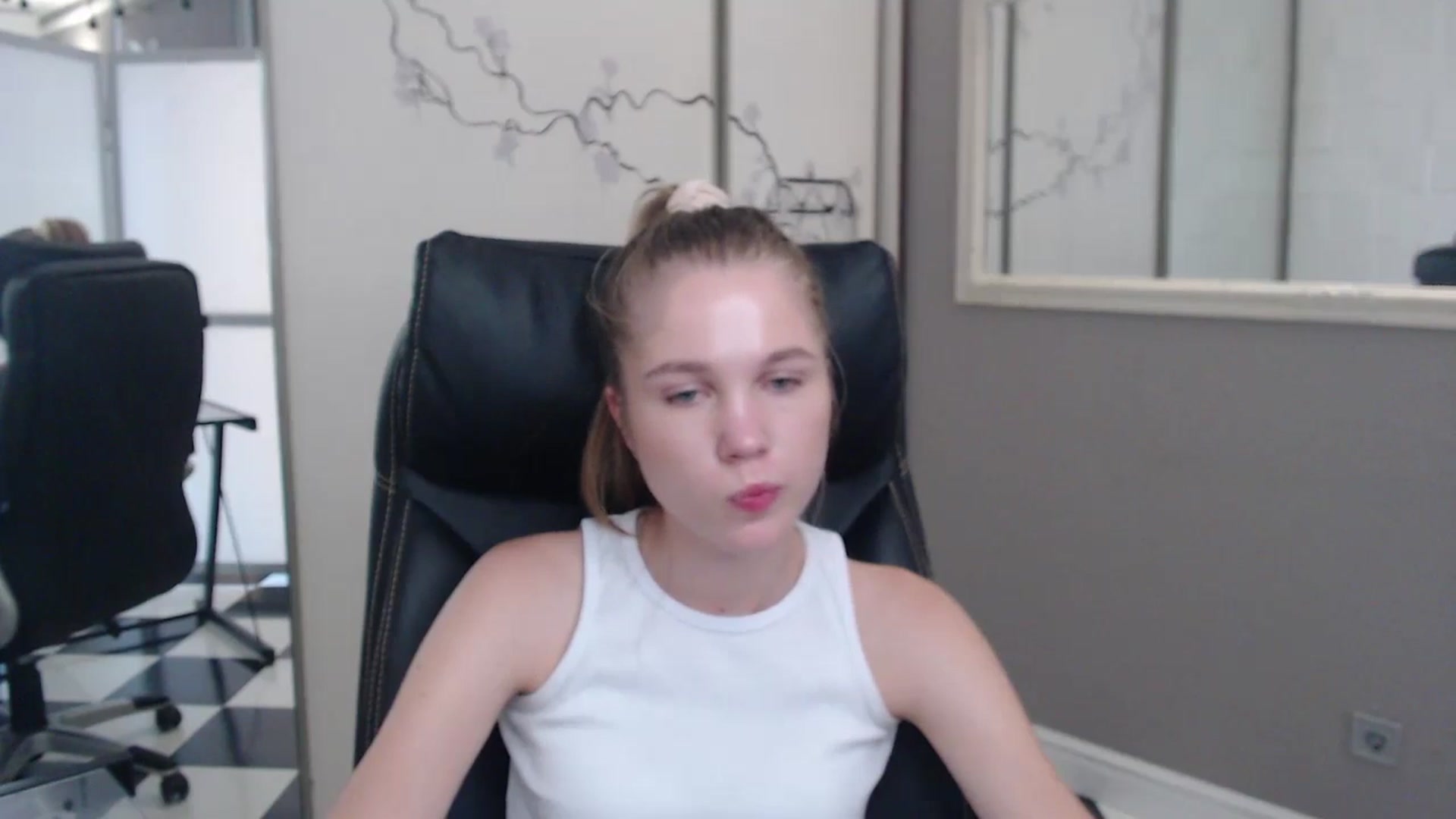 Gallery image thumbnail from Kate_Lewiss's myfreecams stream on, 07/01/2024, 10:58 image 12 of 20
