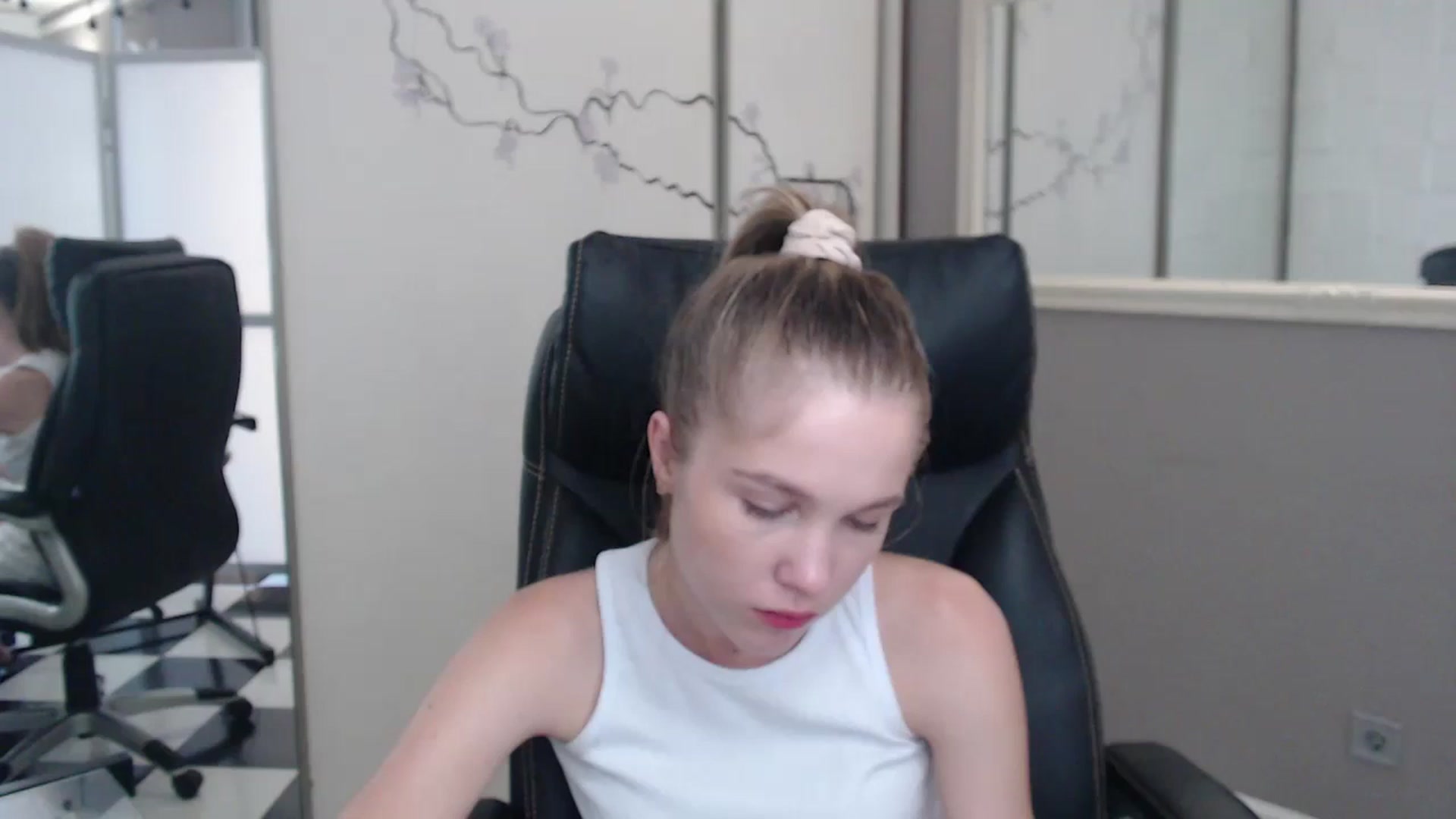 Gallery image thumbnail from Kate_Lewiss's myfreecams stream on, 07/01/2024, 10:58 image 3 of 20