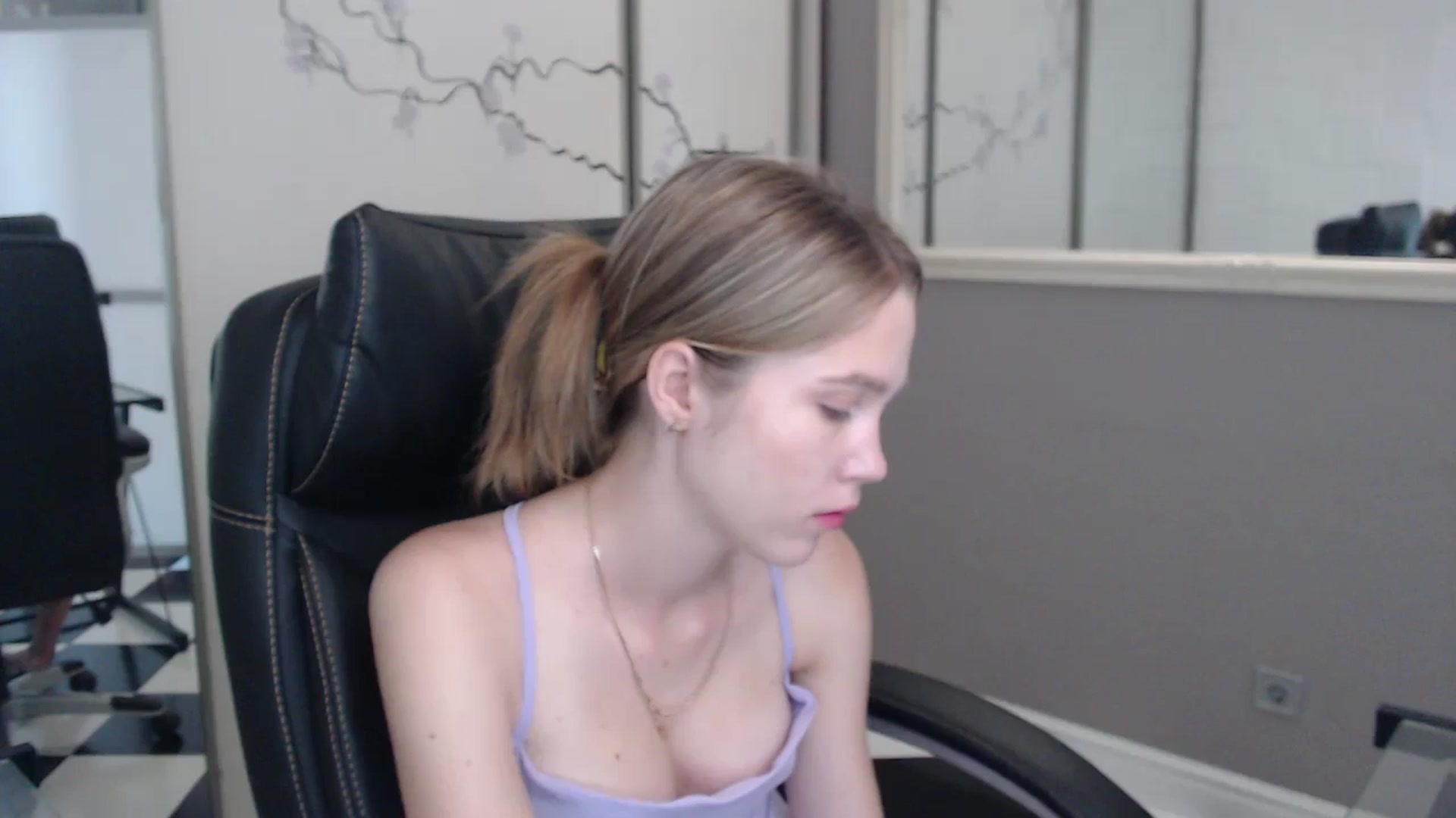 Gallery image thumbnail from Kate_Lewiss's myfreecams stream on, 07/02/2024, 05:50 image 16 of 20