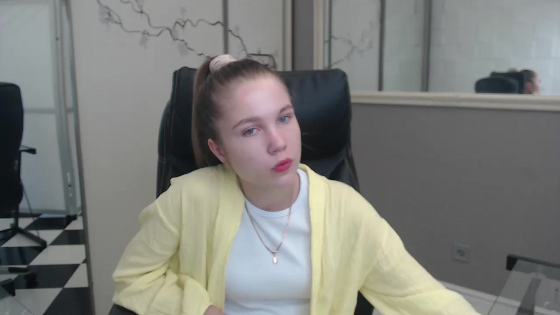 Gallery image thumbnail from Kate_Lewiss's myfreecams stream on, 07/08/2024, 06:34 image 11 of 20