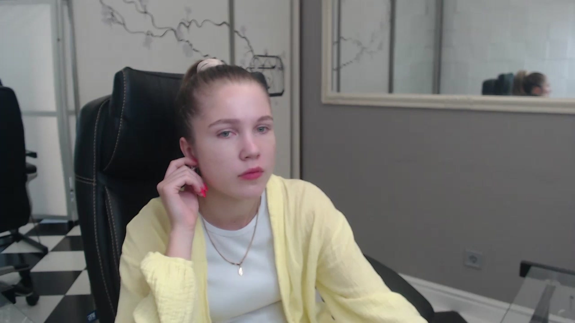 Gallery image thumbnail from Kate_Lewiss's myfreecams stream on, 07/08/2024, 06:34 image 15 of 20