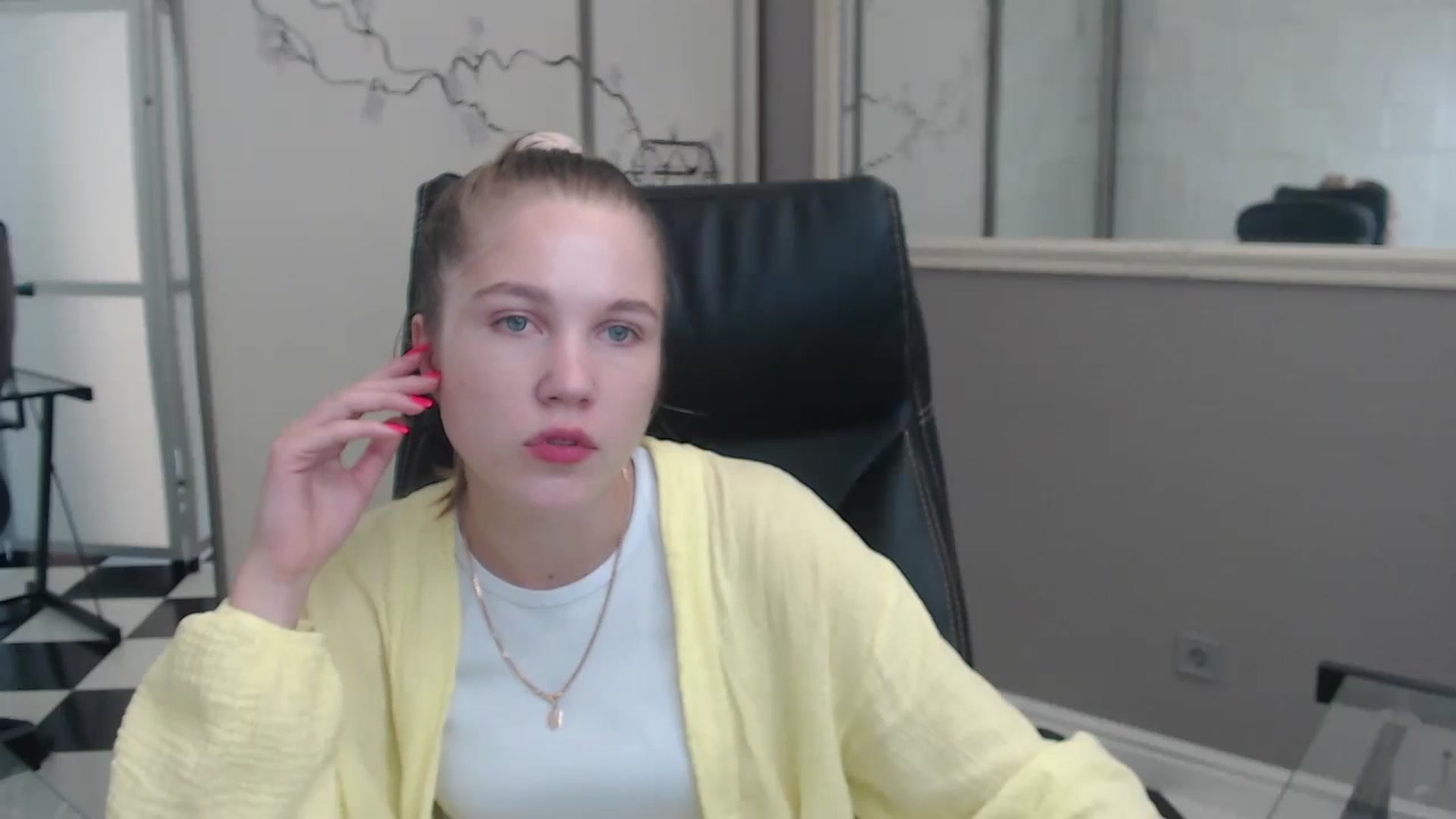 Gallery image thumbnail from Kate_Lewiss's myfreecams stream on, 07/08/2024, 07:43 image 11 of 20