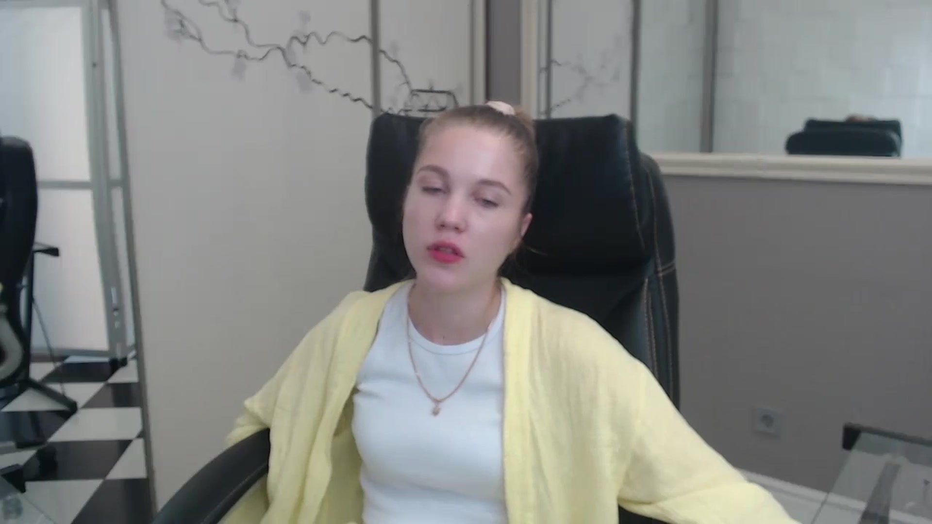 Gallery image thumbnail from Kate_Lewiss's myfreecams stream on, 07/08/2024, 07:43 image 19 of 20