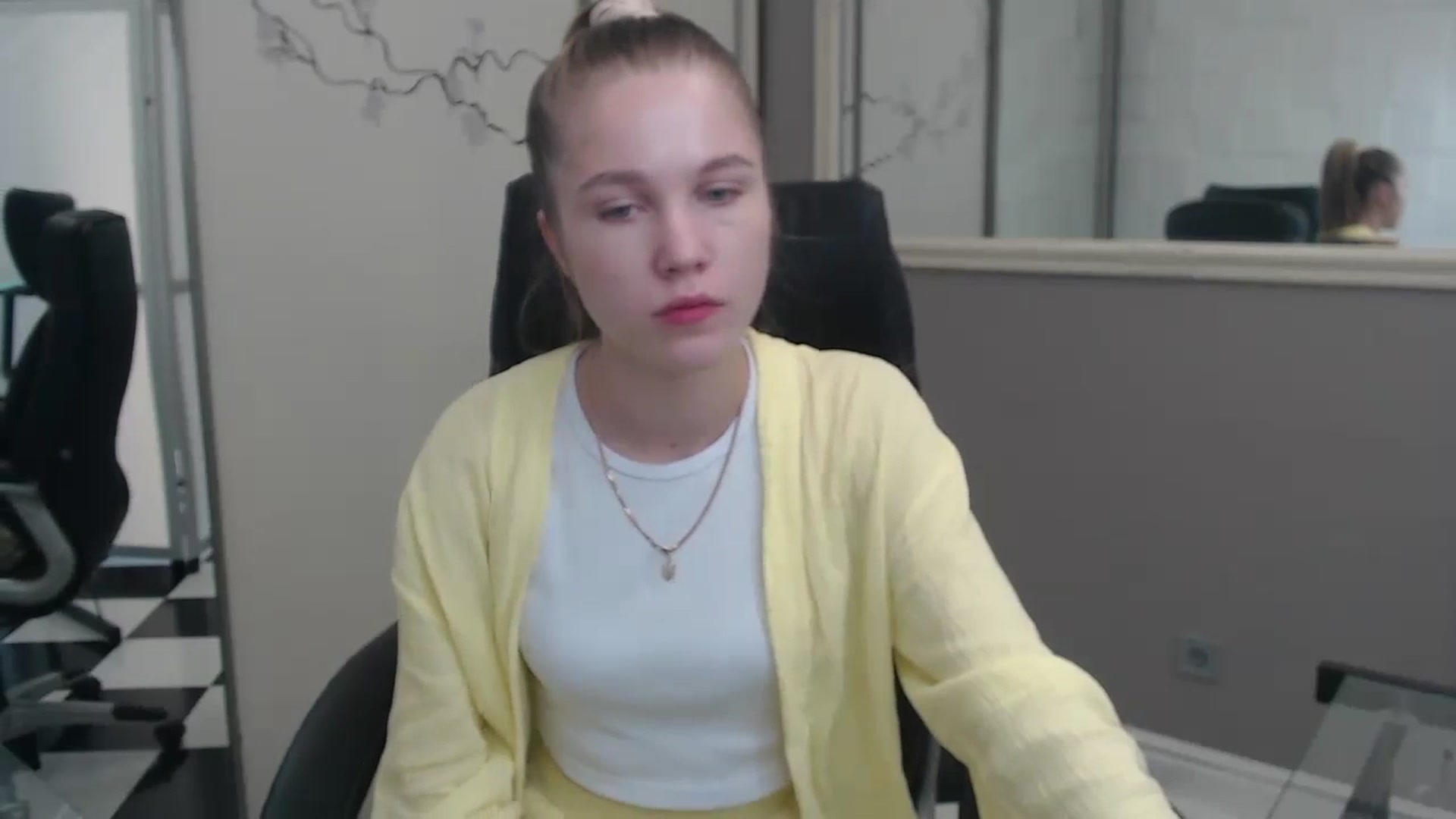 Gallery image thumbnail from Kate_Lewiss's myfreecams stream on, 07/08/2024, 07:43 image 13 of 20