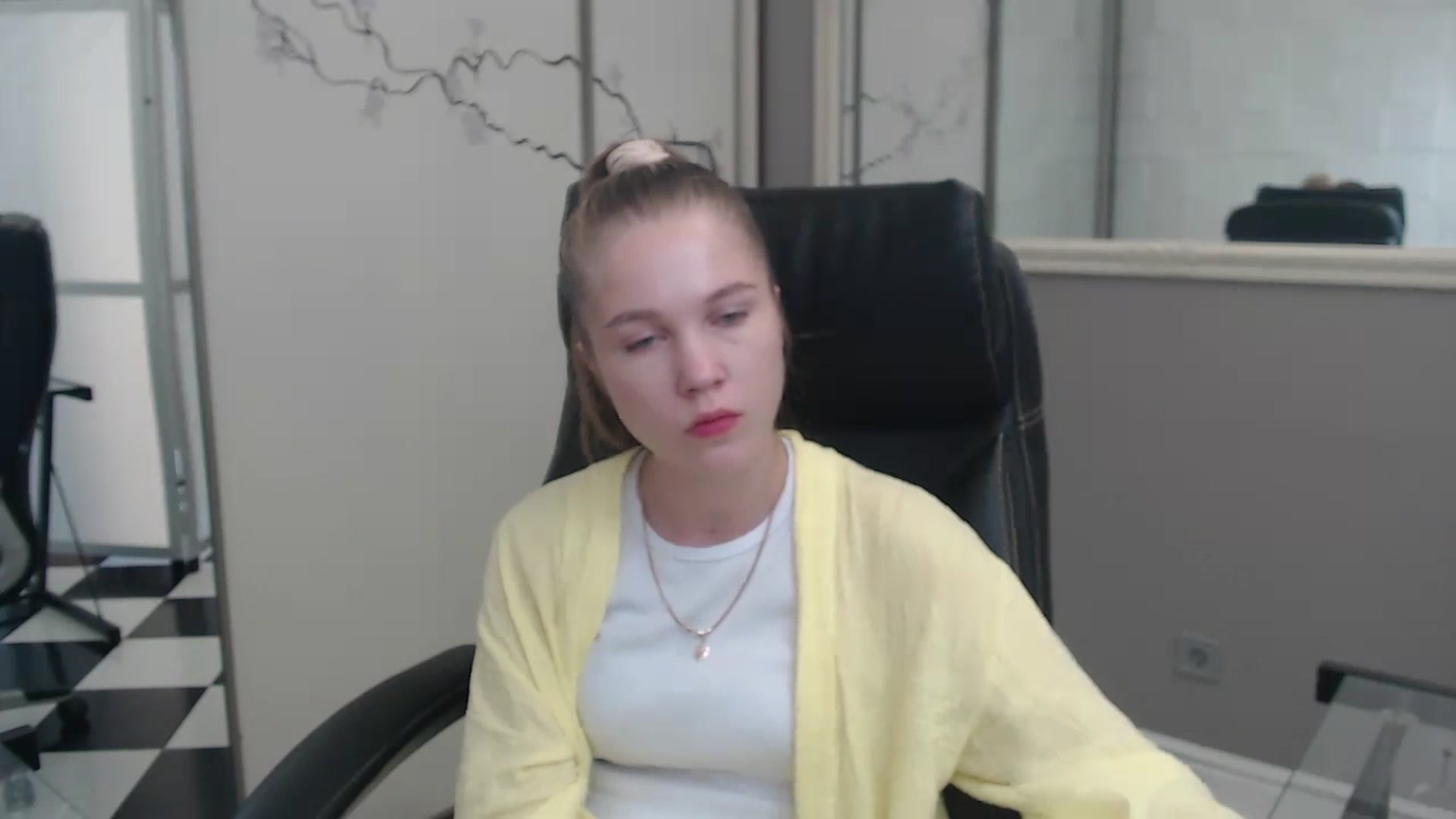 Gallery image thumbnail from Kate_Lewiss's myfreecams stream on, 07/08/2024, 07:43 image 18 of 20