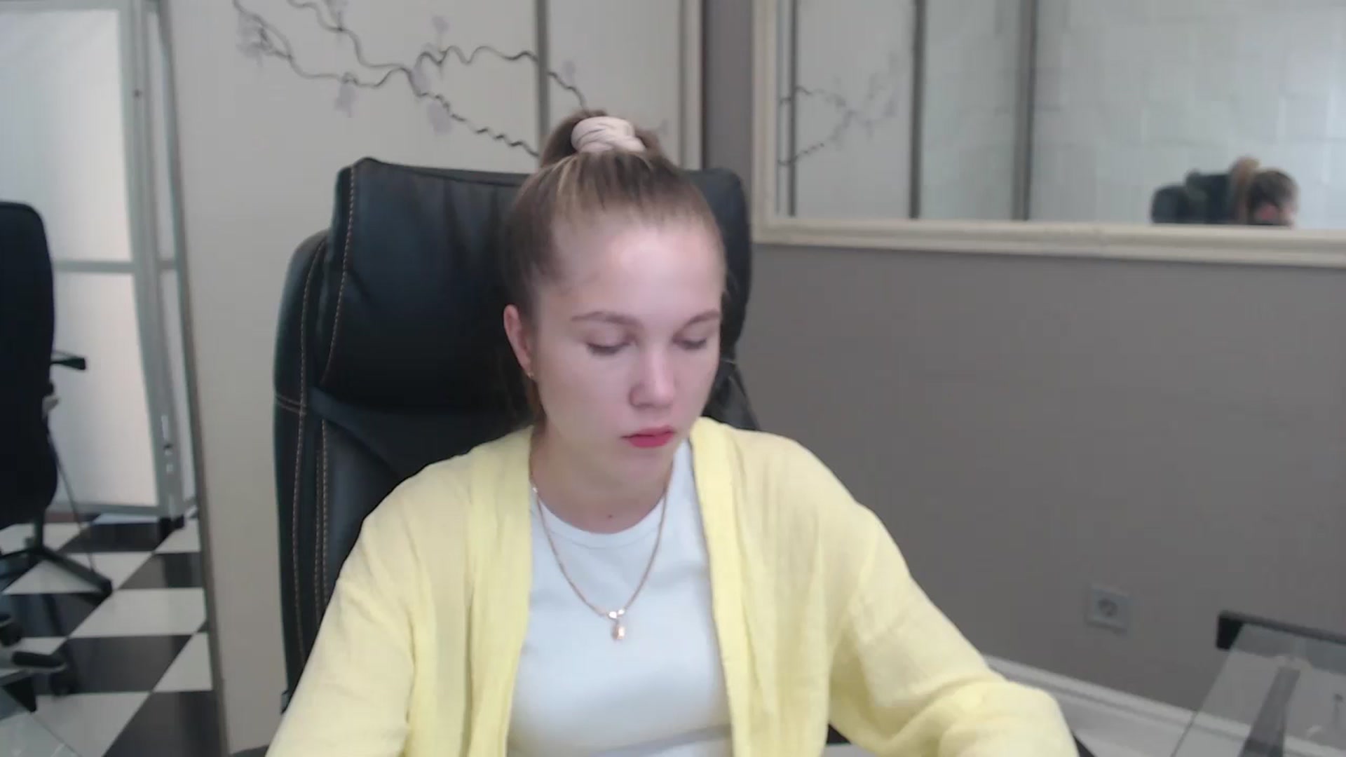 Gallery image thumbnail from Kate_Lewiss's myfreecams stream on, 07/08/2024, 07:43 image 3 of 20