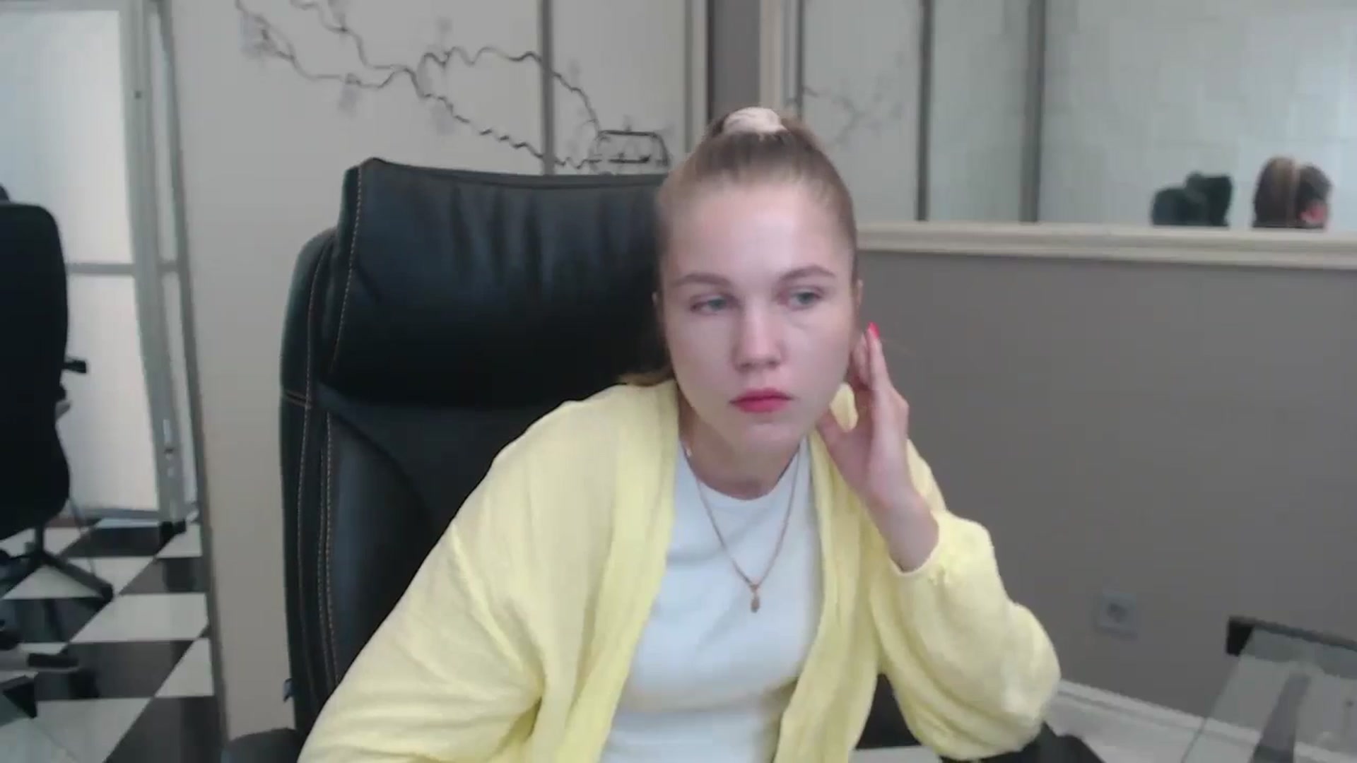 Gallery image thumbnail from Kate_Lewiss's myfreecams stream on, 07/08/2024, 07:43 image 5 of 20